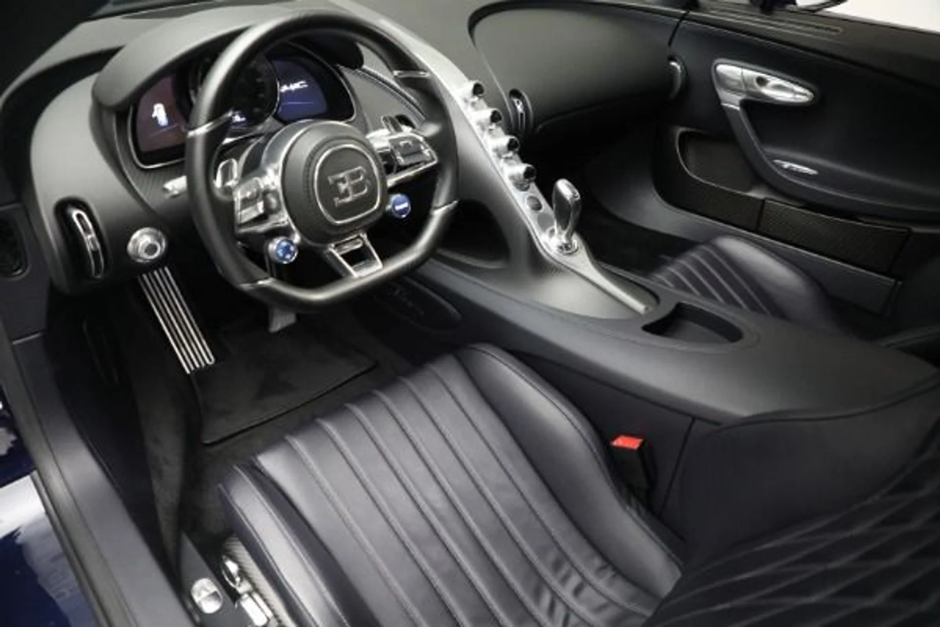 mph026_3542379289_Used_2018_Bugatti_Chiron_Chiron_d84490c3cd