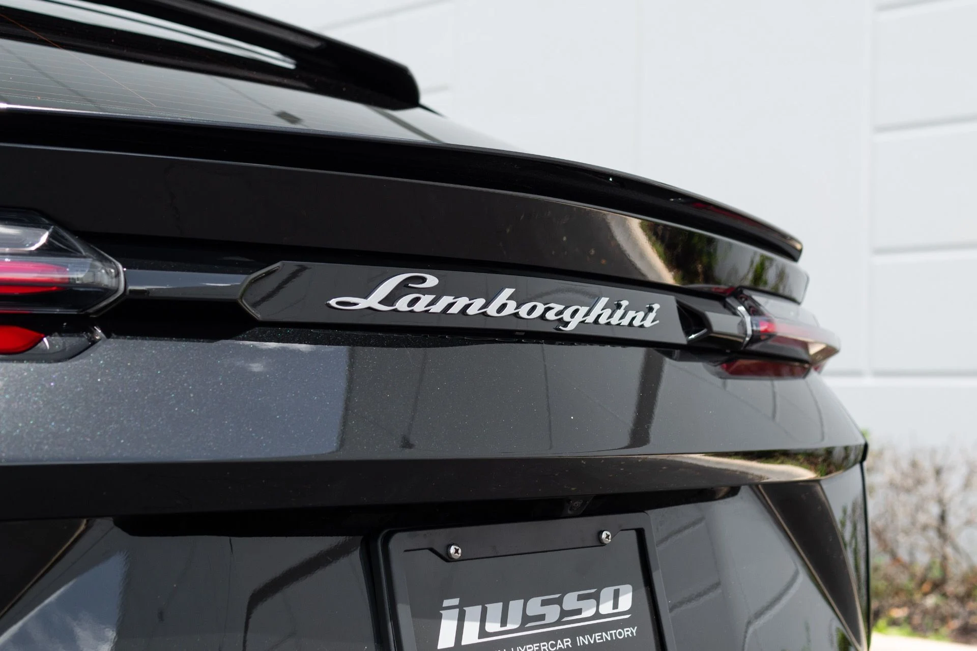 mph026_354386746_Used_2022_Lamborghini_Urus_1776127481_83909df7fc