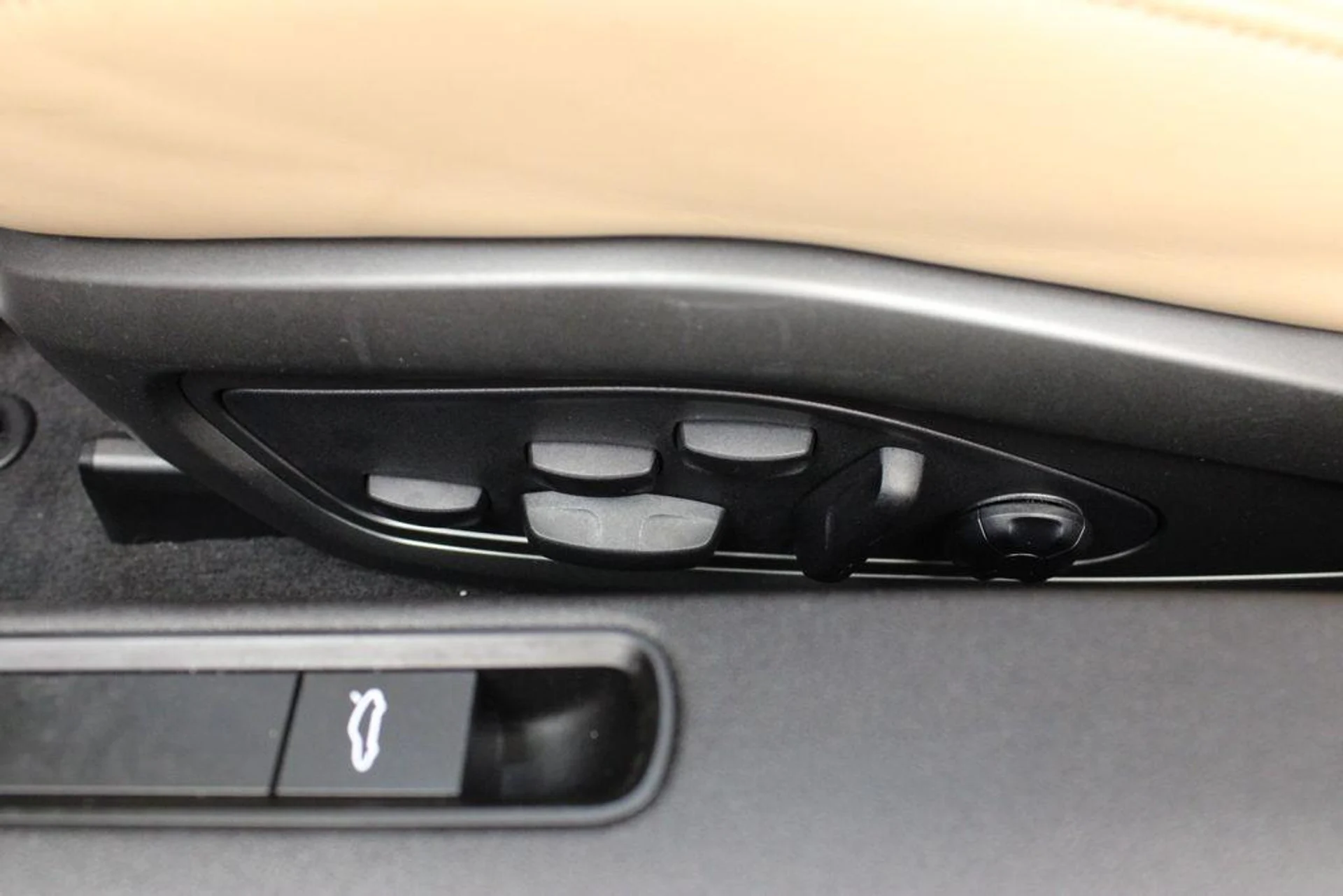 mph026_3545455975_N_Kz_TL_Yzm_0wb_La_Q4_Ze_Ps_Uh_A_T_Ds_f3c71b5f60