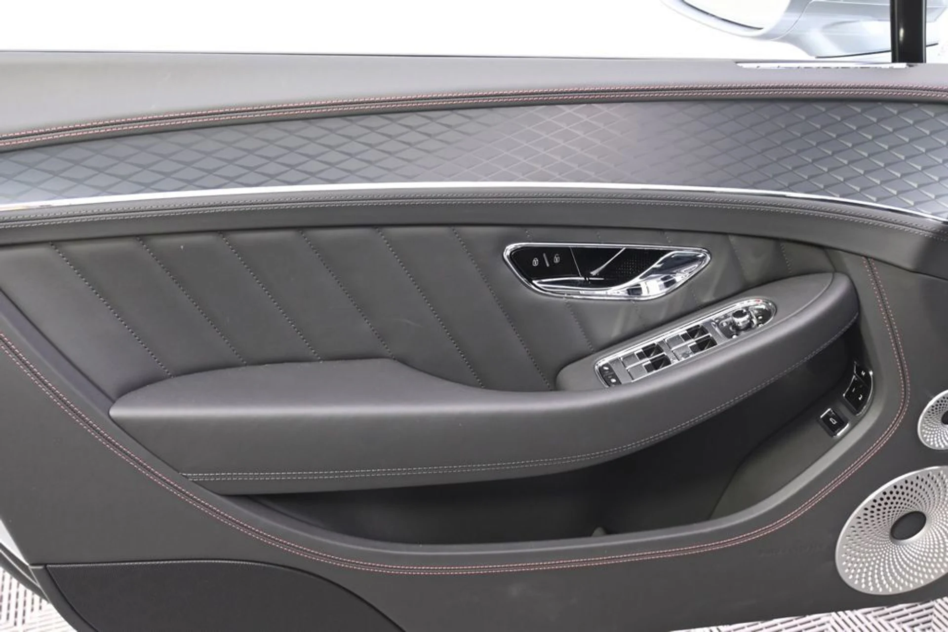 mph026_354758909_fe296ad12f5d4258b2760c37d6fa17d5_5d1e52f174