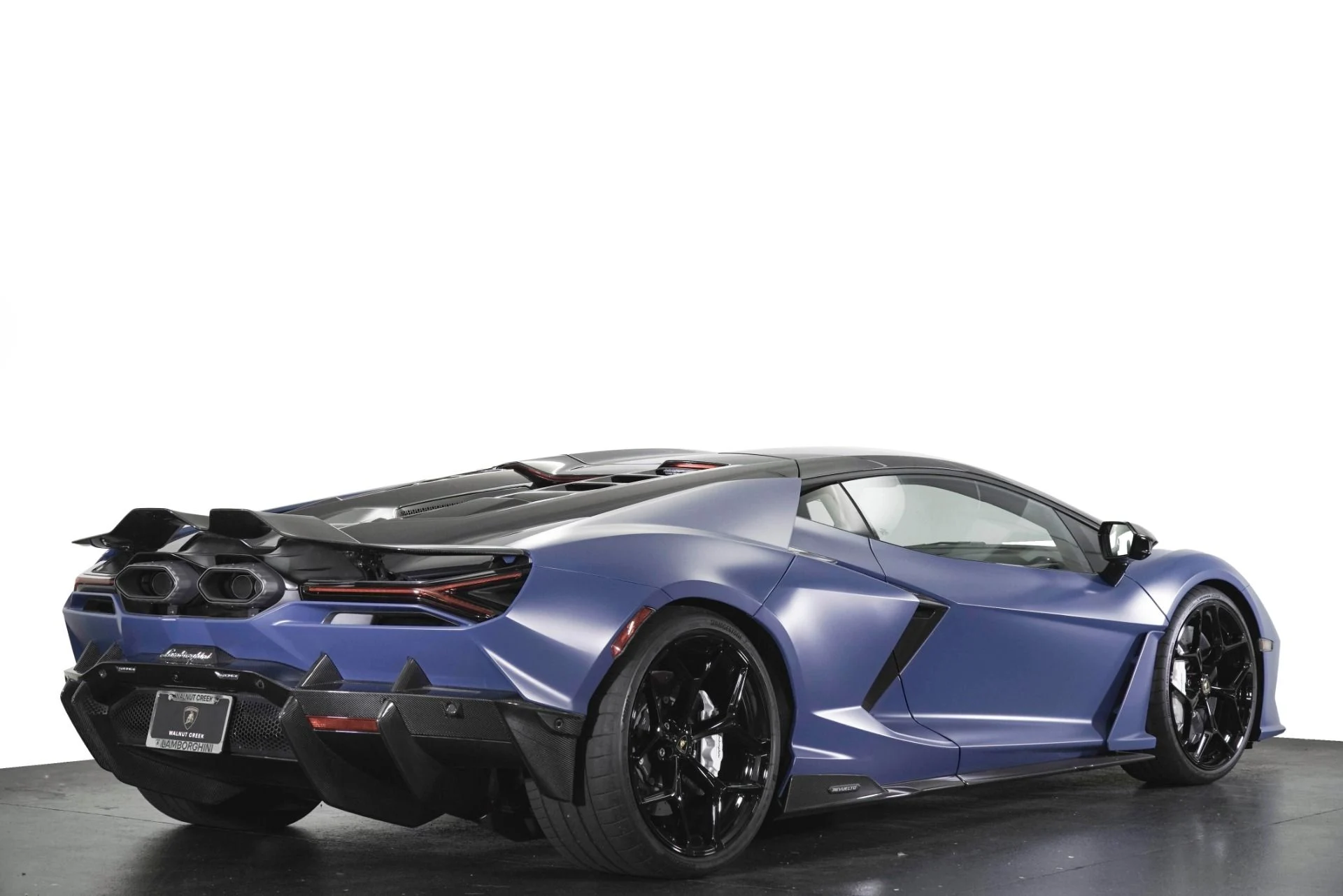 mph026_3547845917_Used_2025_Lamborghini_Revuelto_1783106856_700b47e5fa