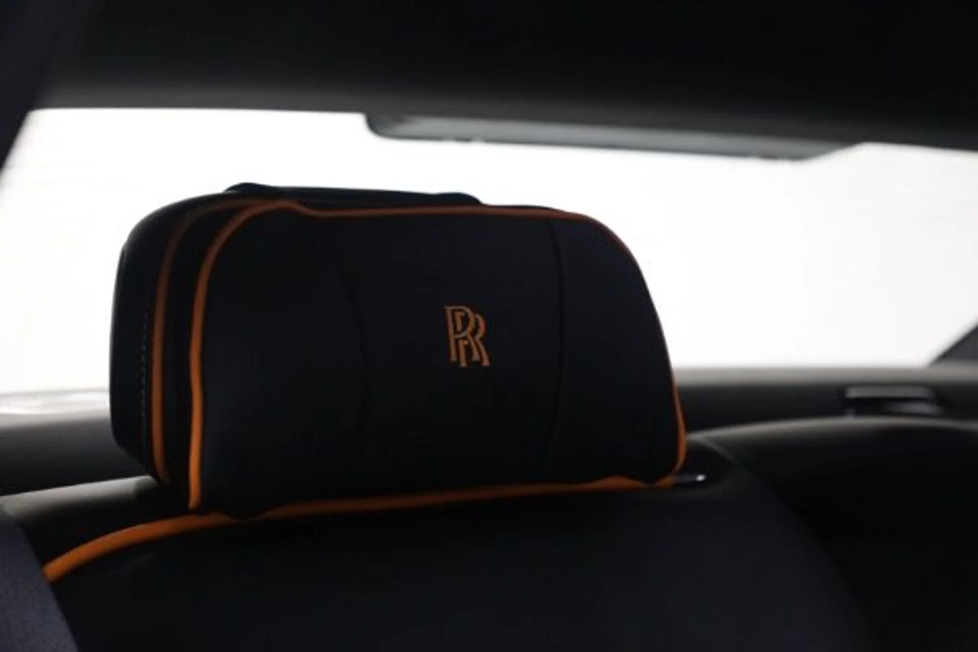 mph026_3551848188_New_2025_Rolls_Royce_Black_Badge_Ghost_9256dec1ed