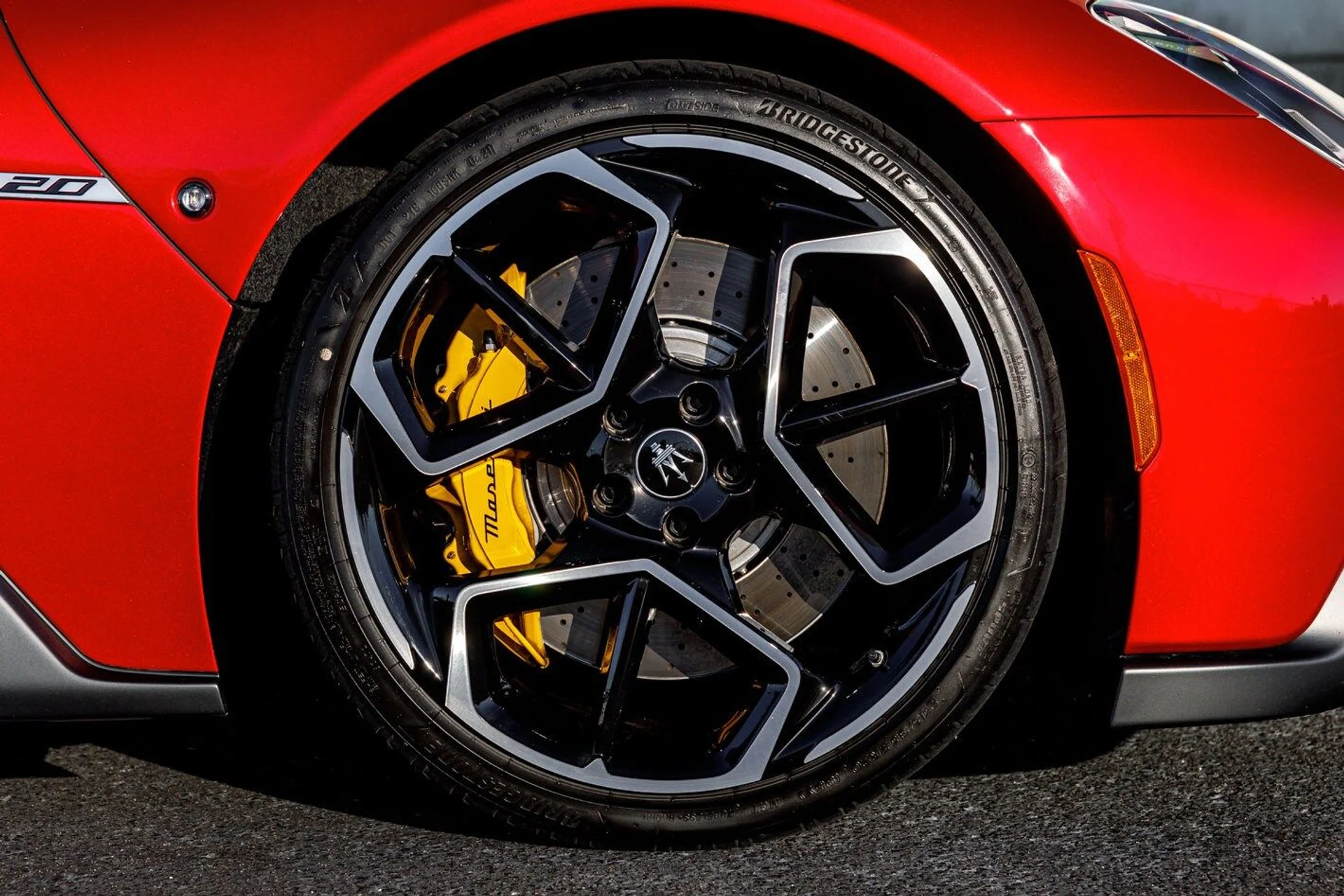 mph026_3555275220_bf8bd18b246256aa5e14c7d5083769bax_77249b4166