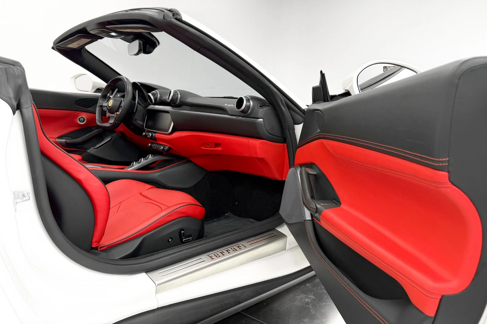 mph026_3556881159_Used_2020_Ferrari_Portofino_591_Horsepower_Two_Tone_Interior_1782839445_9663c9589c