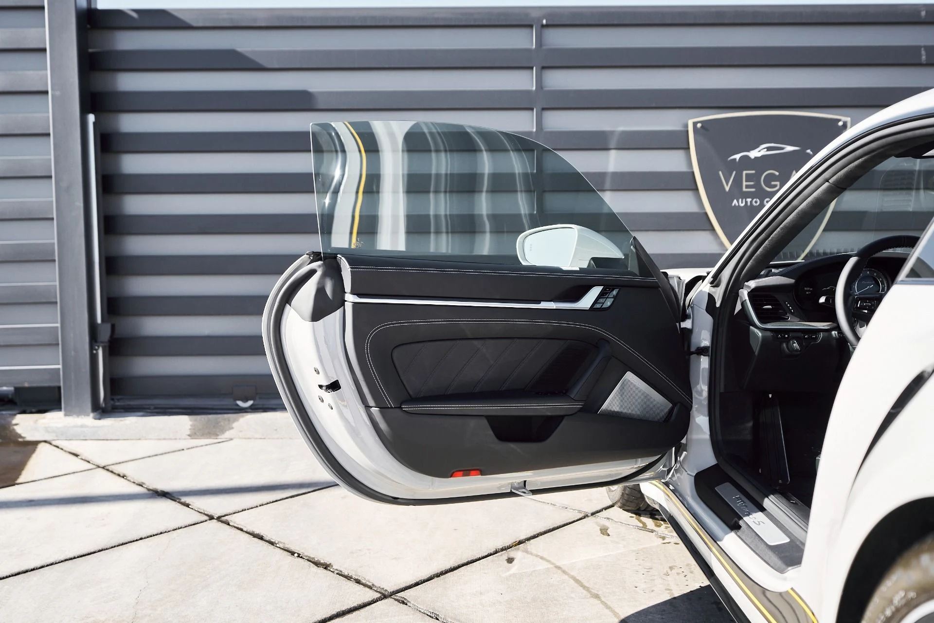 mph026_3557768272_Used_2021_Porsche_911_Turbo_S_1765592938_a01226587c