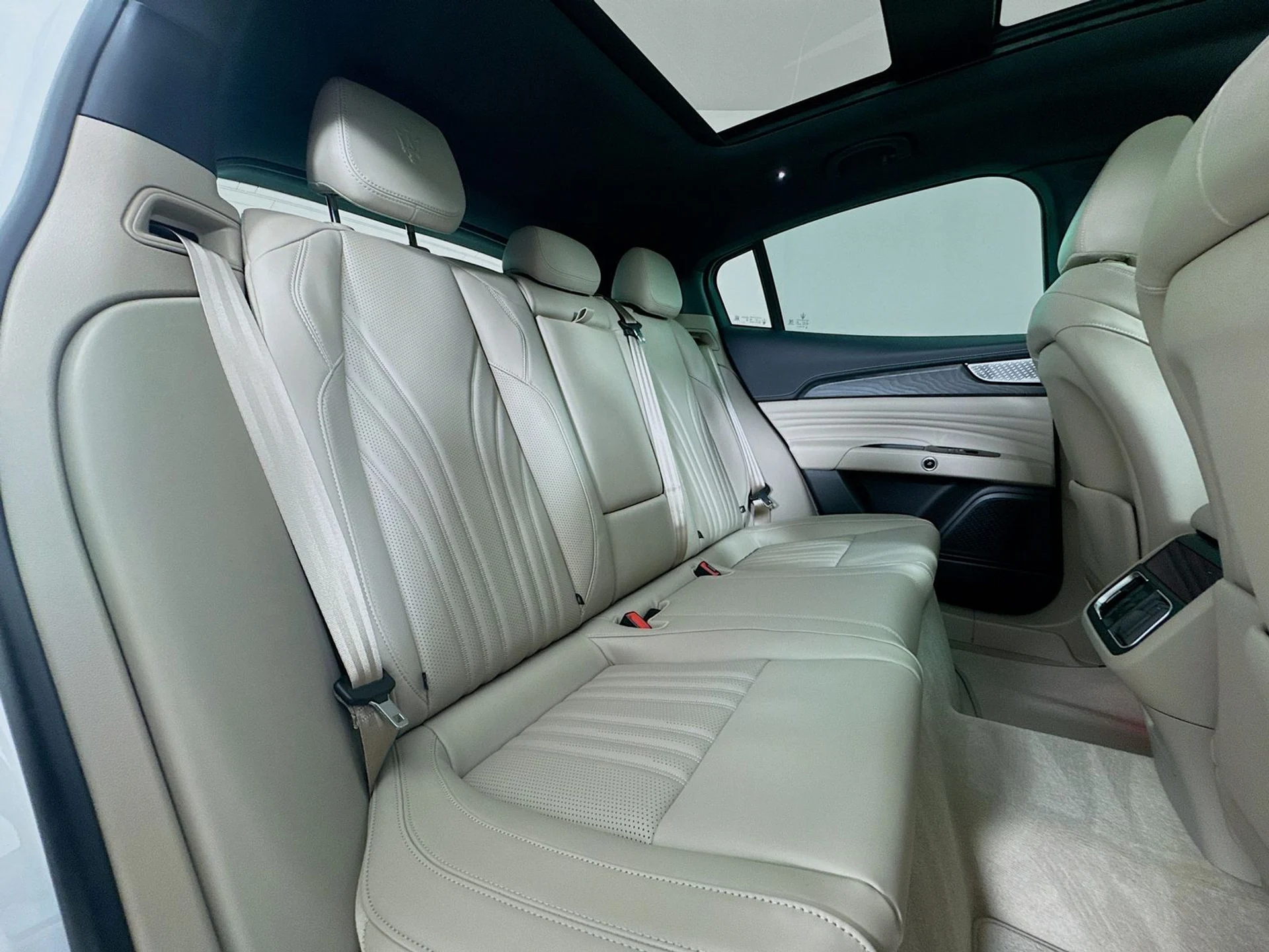 mph026_3560644447_313fd393adfb8bc01a1af986dd87d822x_839425e632