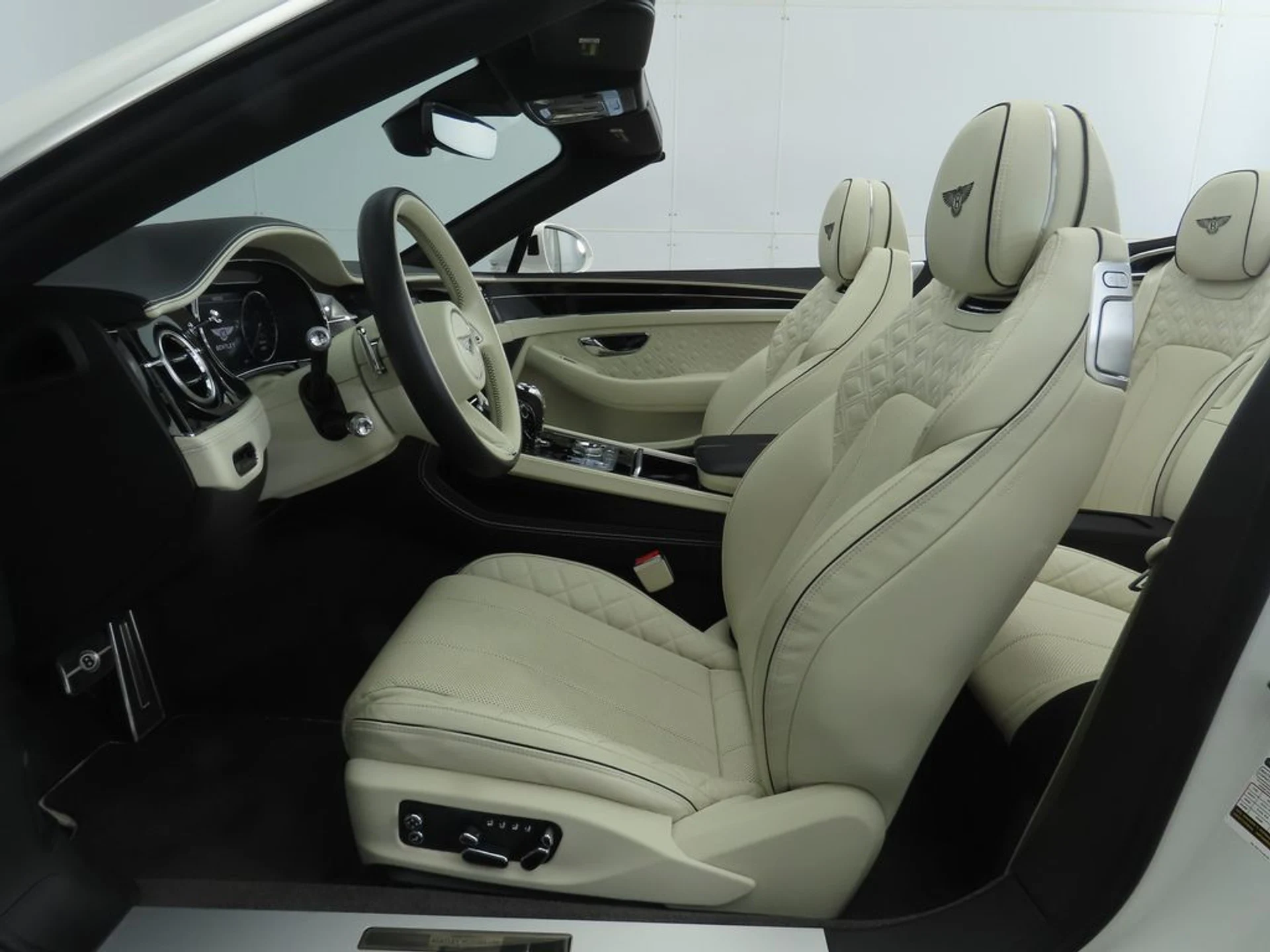 mph026_3566486415_used_2022_bentley_continental_gtmullinerconvertible_8119_22908065_27_1024_a0fc43585f