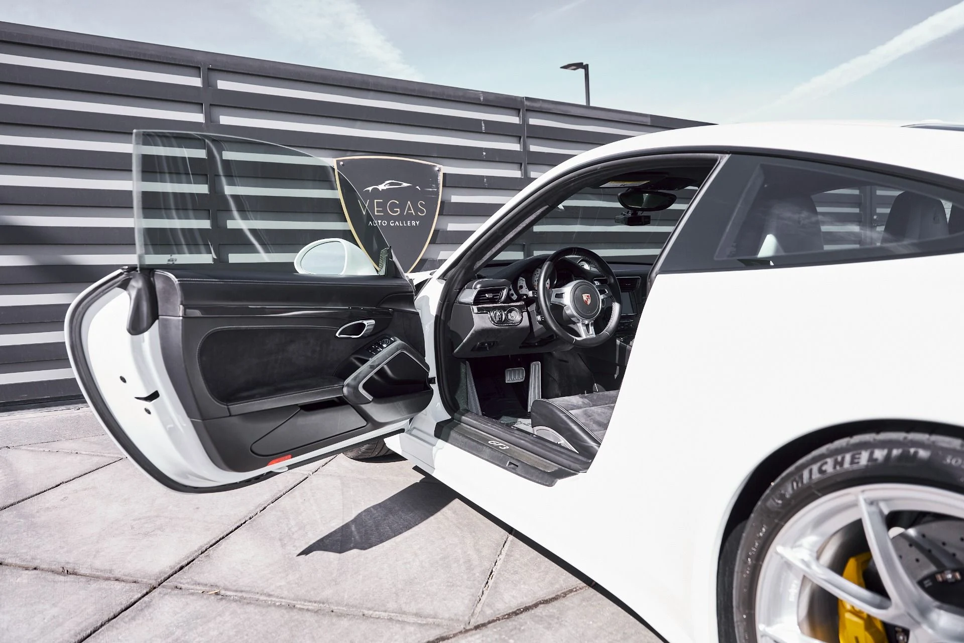 mph026_357317945_Used_2015_Porsche_911_GT_3_1771890202_8c2d8a2e2b