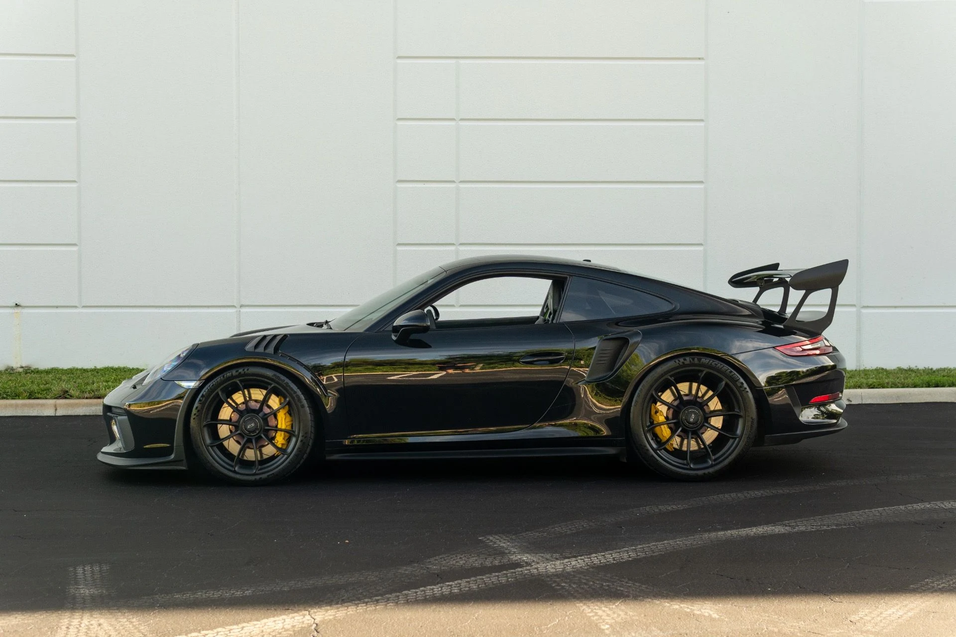 mph026_3574144395_Used_2019_Porsche_911_GT_3_RS_1765832694_5aa980808b