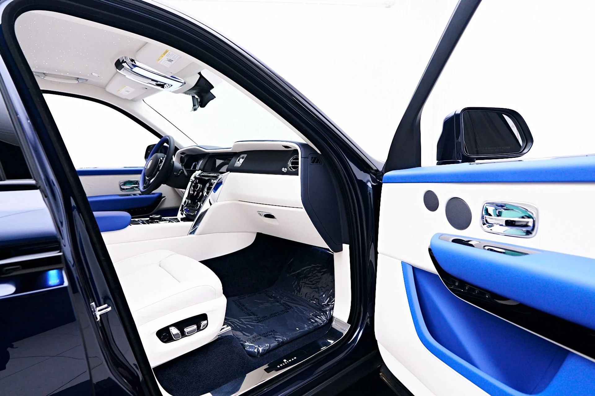 mph026_3585867326_Used_2023_Rolls_Royce_Cullinan_Base_1745954360_6eeac96251