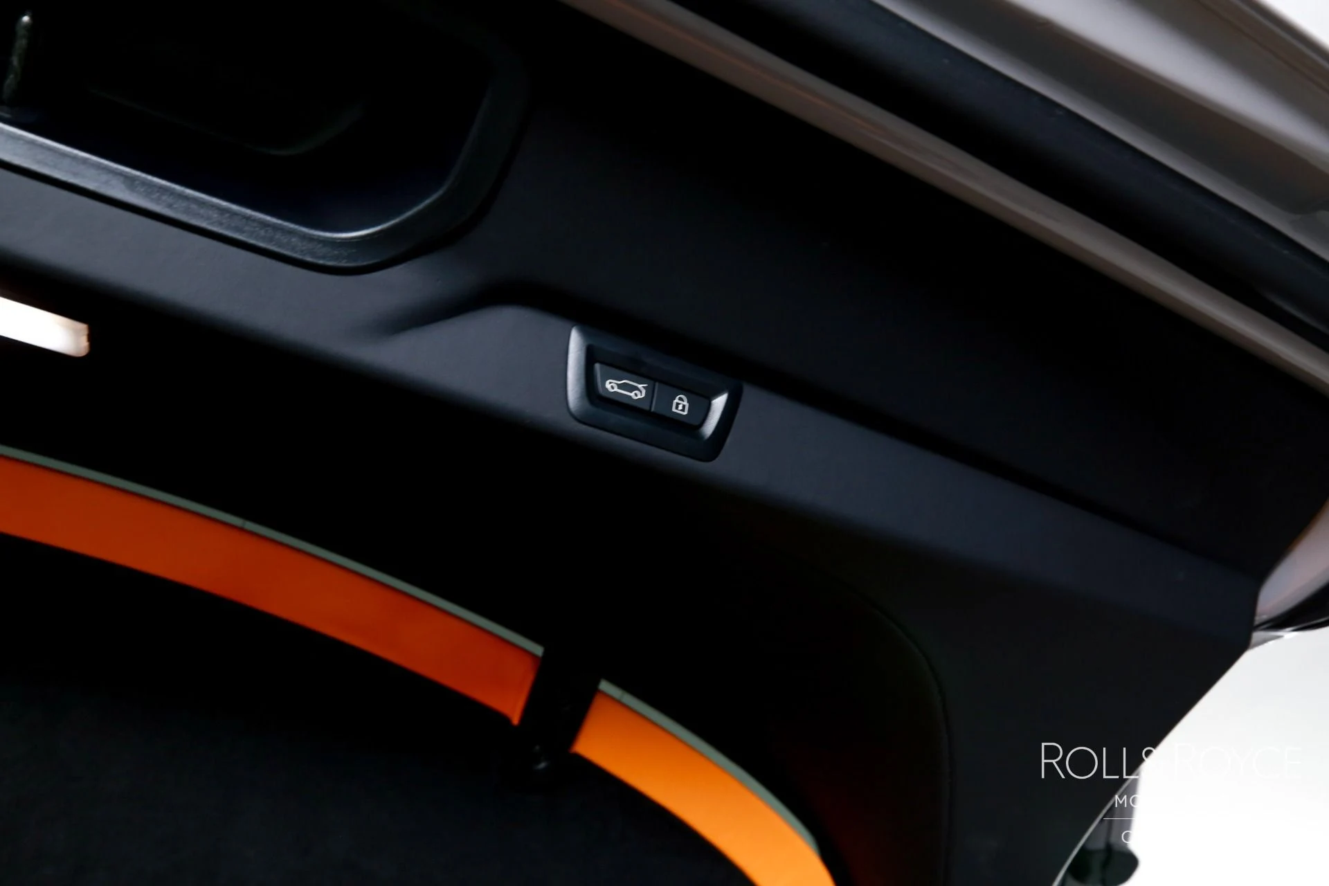 mph026_35859590_Used_2026_Rolls_Royce_Black_Badge_Cullinan_1771361967_832b7fd963