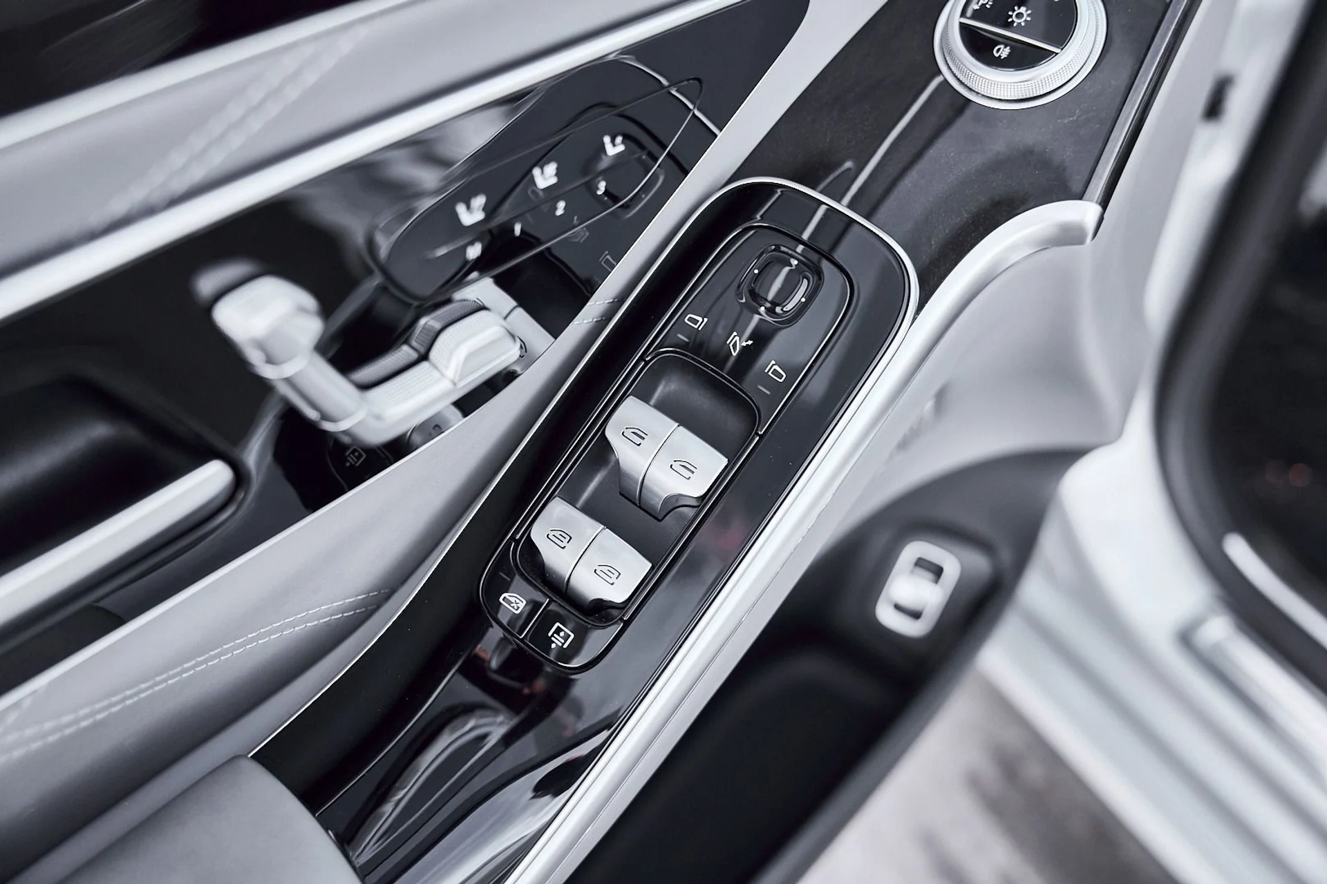 mph026_3592833437_Used_2021_Mercedes_Benz_S_Class_Maybach_S_580_1771643102_fefafd4a4e