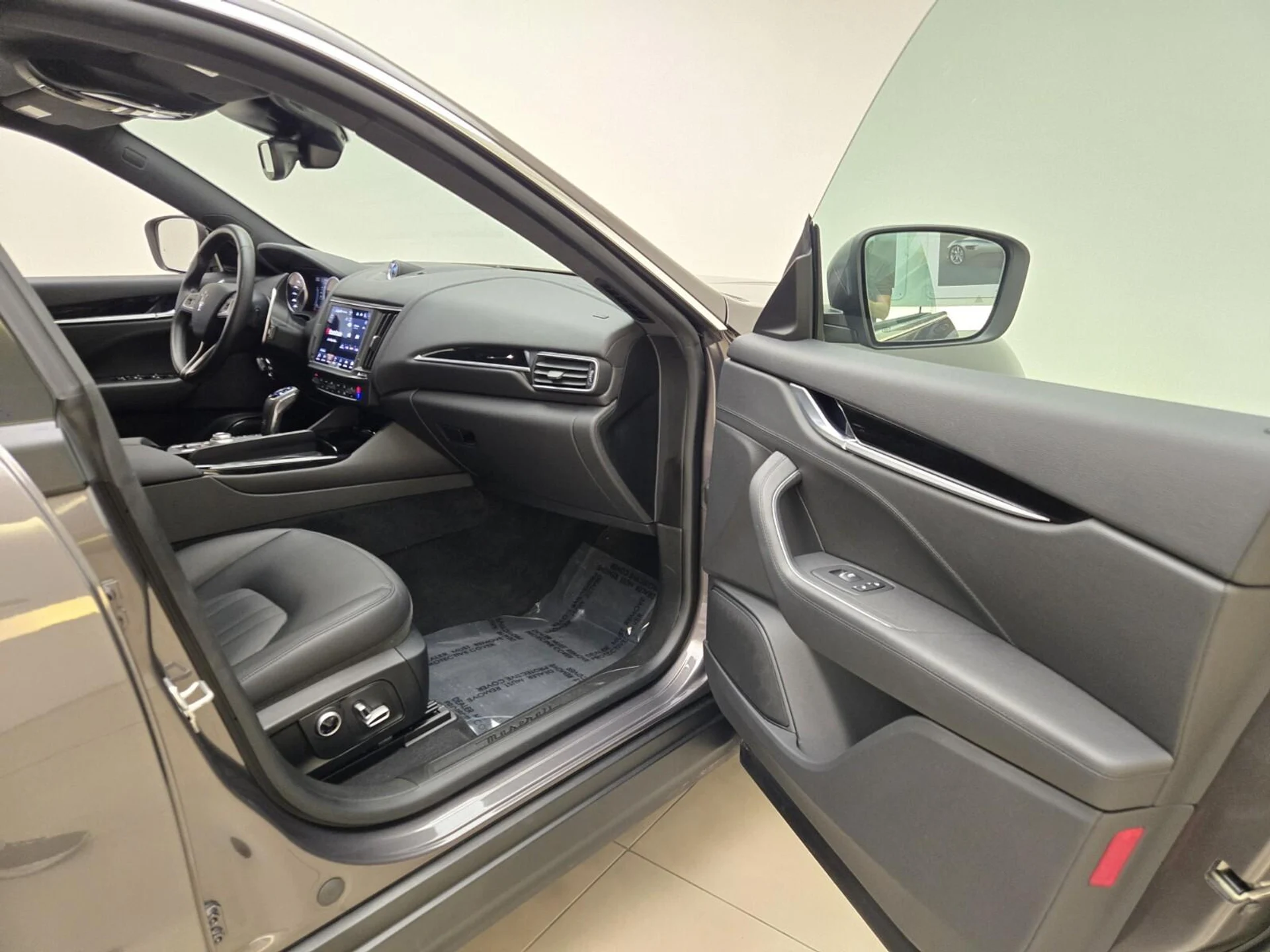 mph026_3598592341_Used_2021_Maserati_Levante_S_1768891458_27b2f62e76