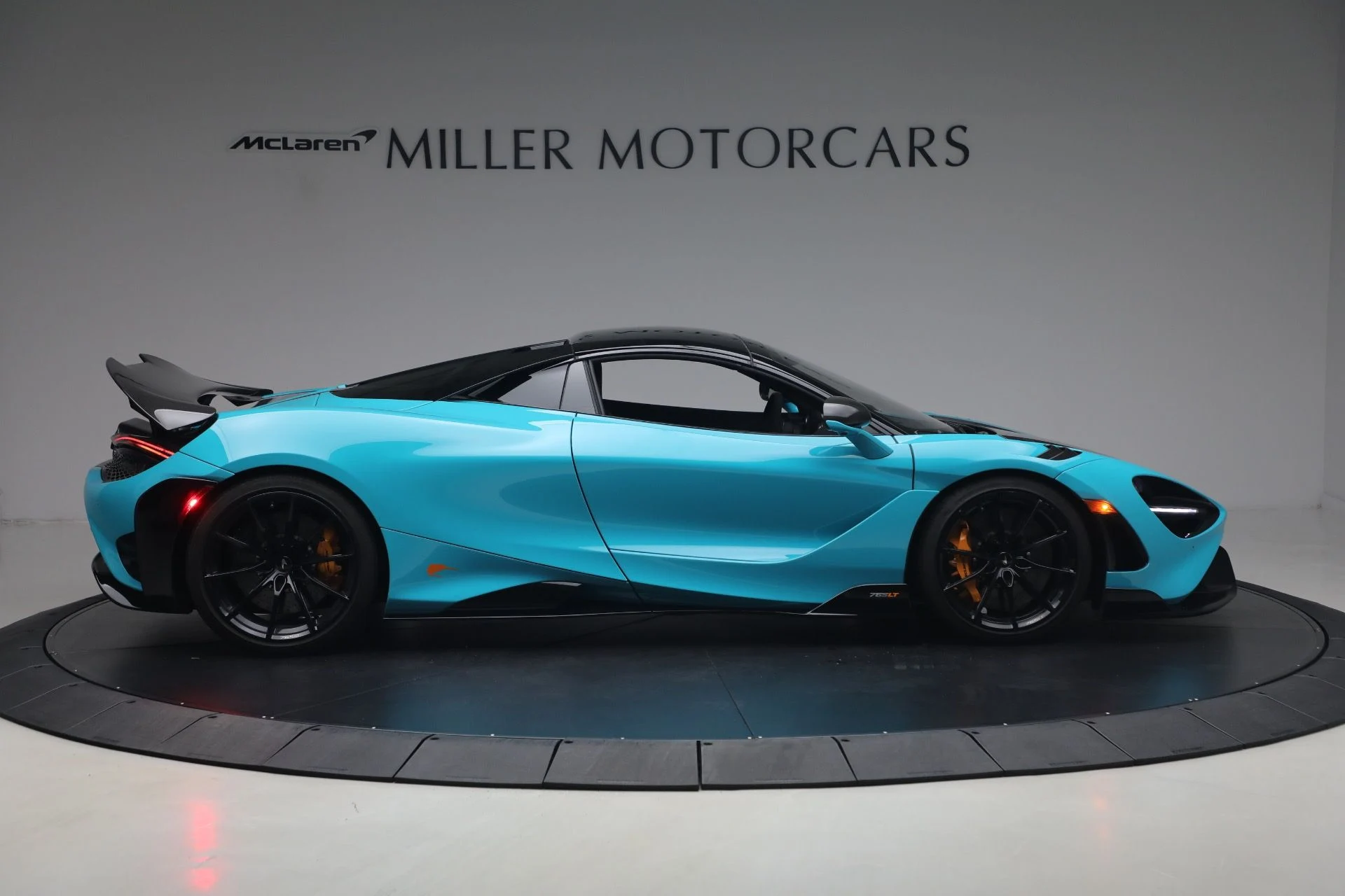 mph026_3599859988_Used_2022_Mc_Laren_765_LT_Spider_a0ea79a2ba