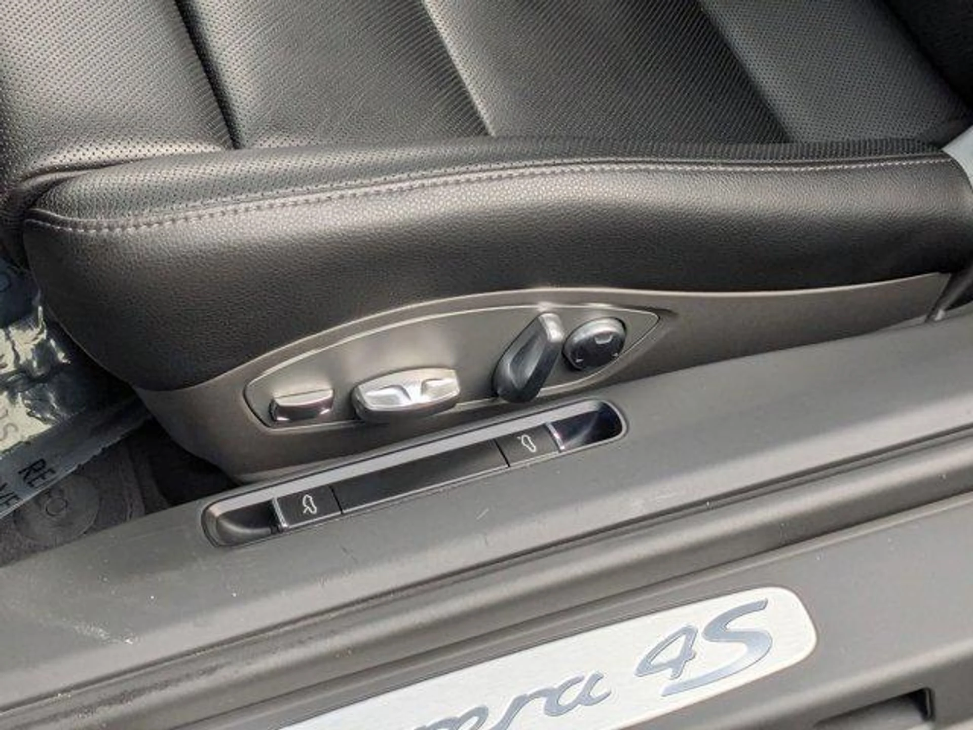 mph026_3613996769_Nng_Y_Cz_Jp_Td_Do_R_Zf0_G_Cq_N1_Wt_CZ_1_E_44f2cad46f