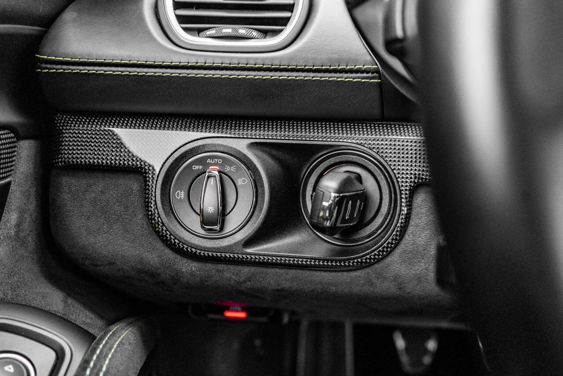 mph026_3615979481_porsche_718_cayman_2020_7ee97c026d