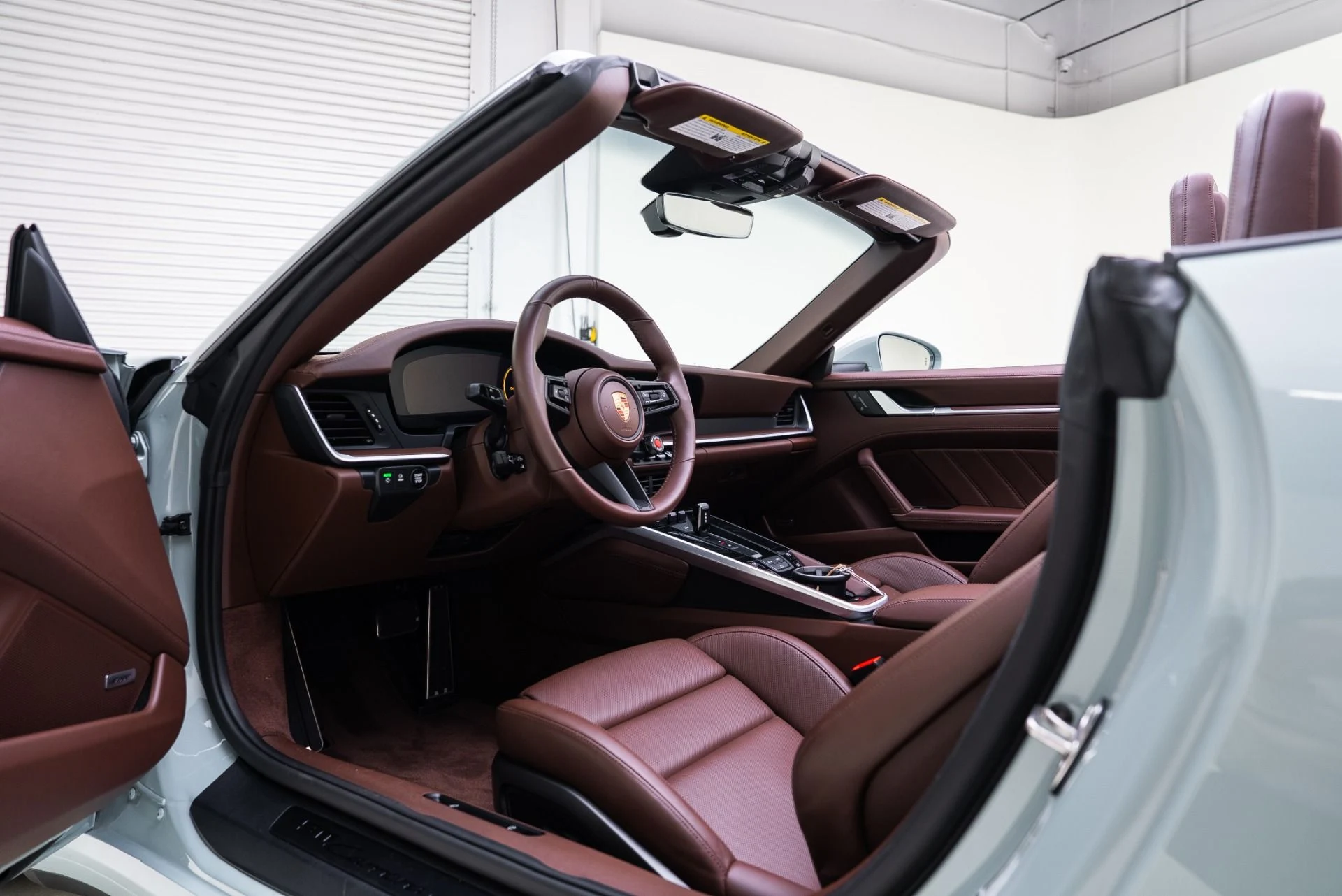 mph026_3621498161_Used_2025_Porsche_911_Carrera_4_GTS_1768865208_fea31814de