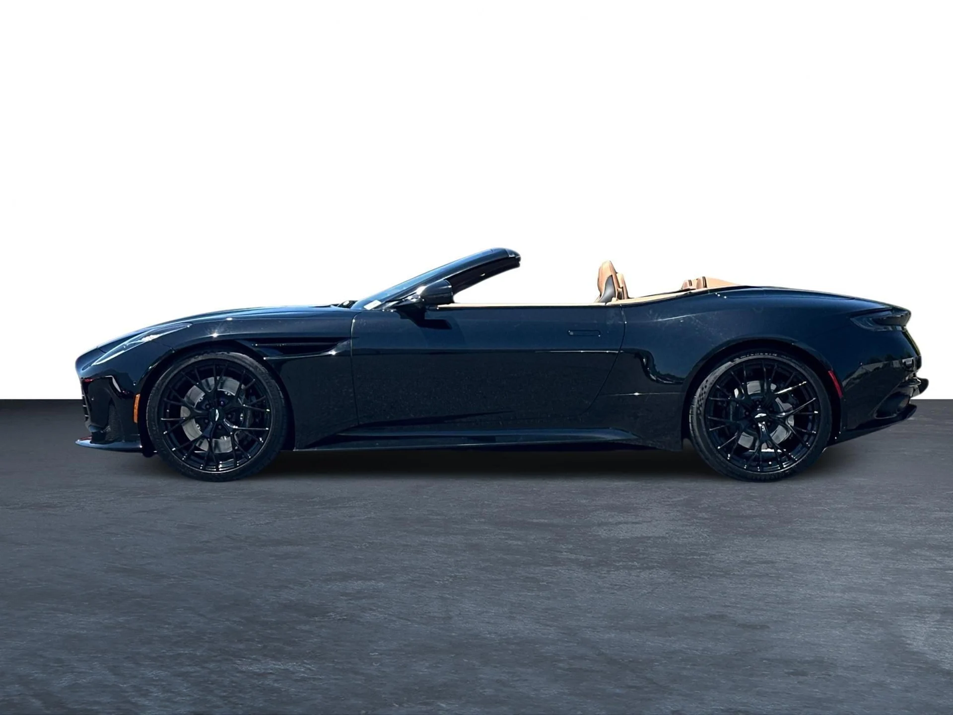 mph026_3623184255_Used_2025_Aston_Martin_DB_12_Volante_1778229522_8ef0b71004