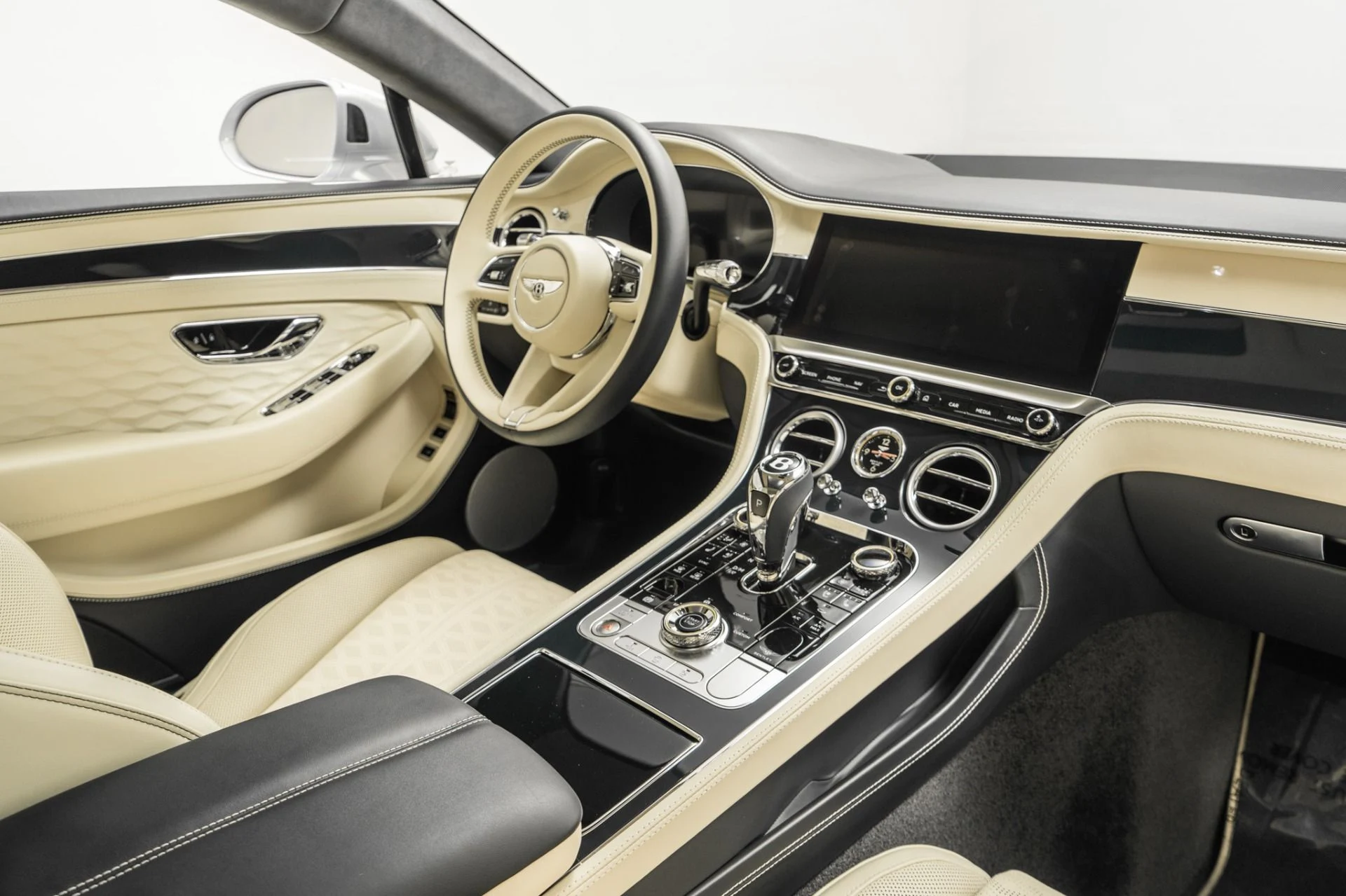 mph026_3627436269_Used_2025_Bentley_Continental_GT_Speed_Touring_Specification_Front_Seat_Comfort_Specification_1782936260_4fbdd417c6