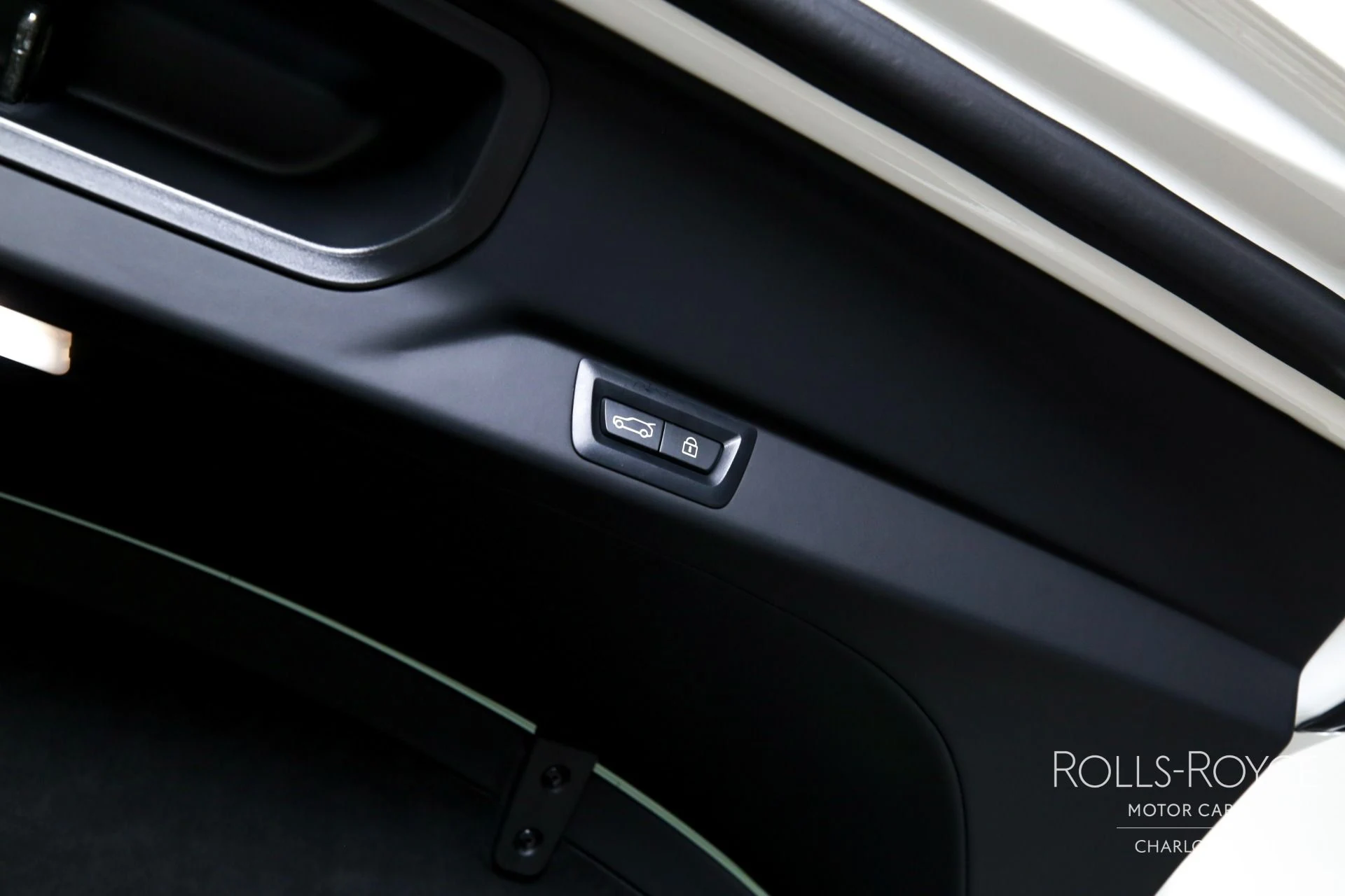 mph026_3631806343_Used_2025_Rolls_Royce_Black_Badge_Cullinan_1773240507_1162c15575