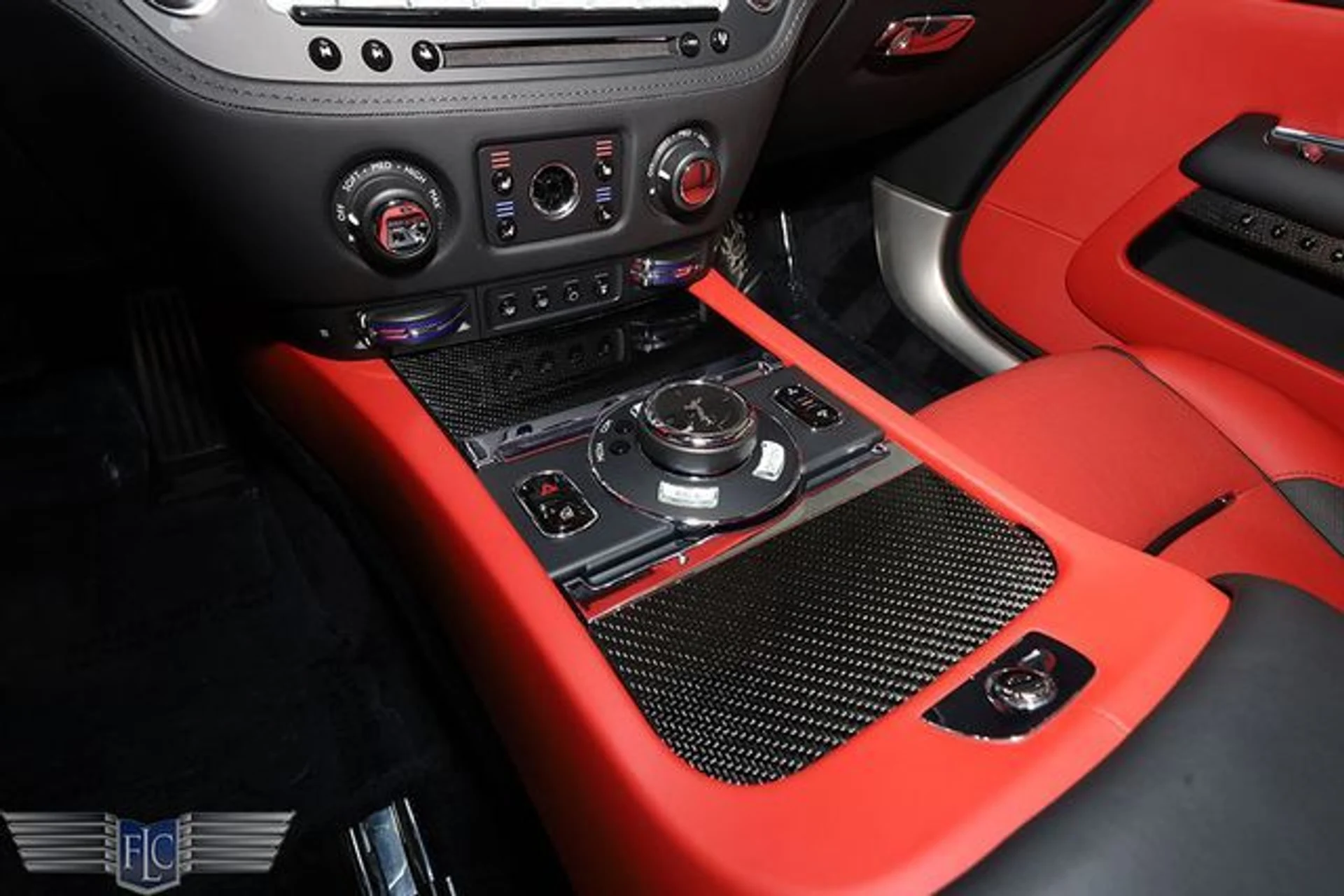 mph026_3635279194_used_2019_rolls_royce_wraith_coupe_9689_22263215_31_640_bb1a5f7a45