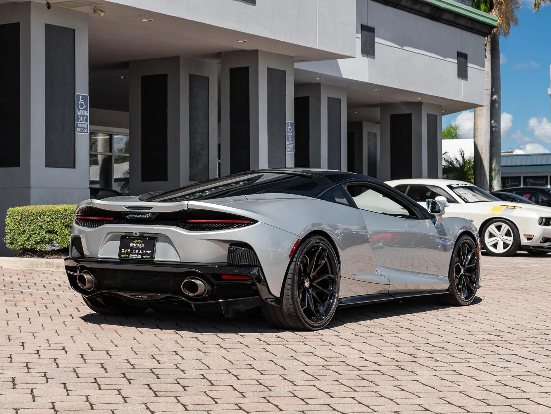 mph026_3645282530_Used_2021_Mc_Laren_GT_1761253613_b44a256401