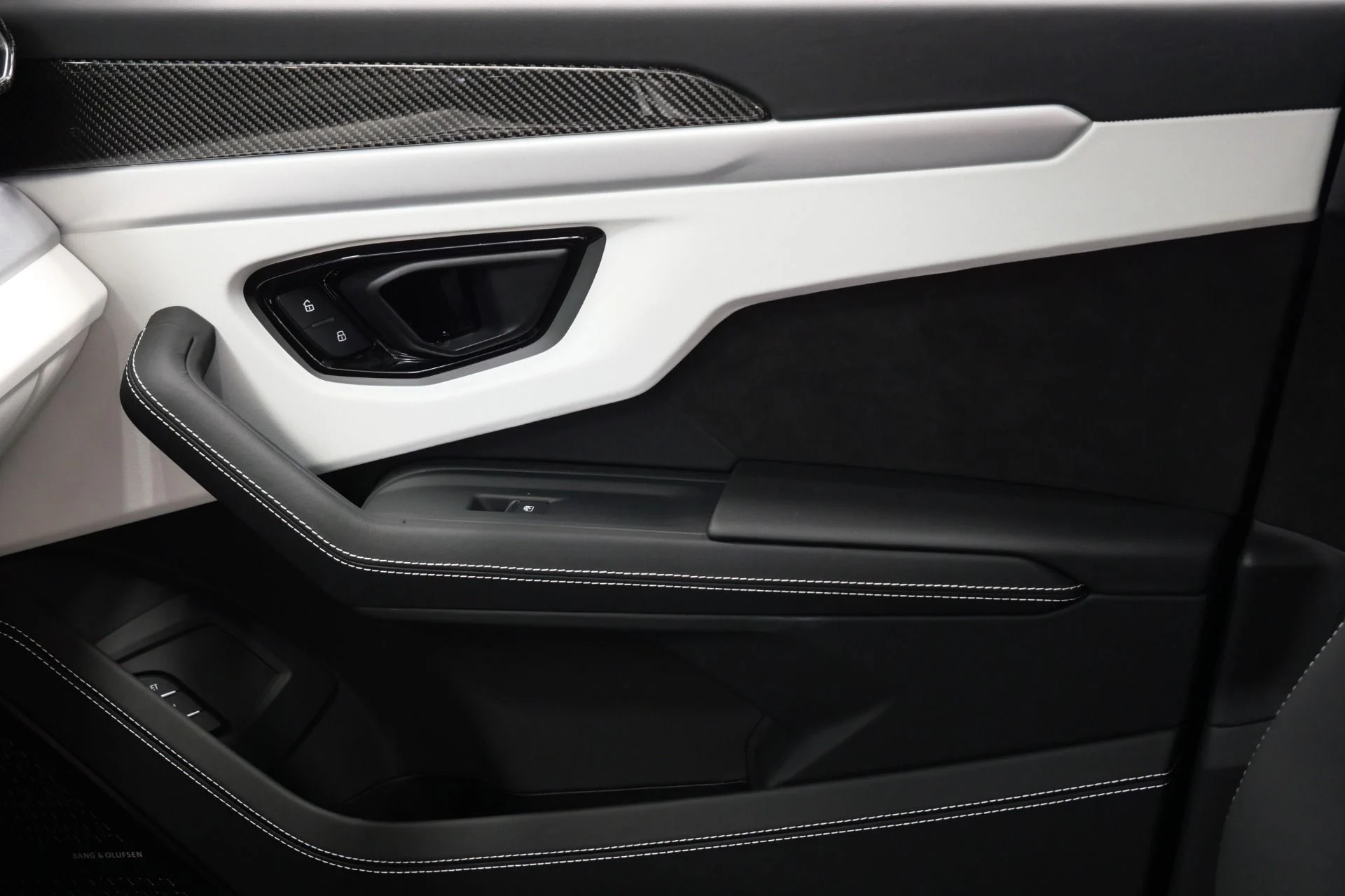 mph026_365316622_Used_2023_Lamborghini_Urus_S_HIGHLY_Optioned_Ad_Personam_Paint_94_K_in_Options_1773247246_33fb7f3be6