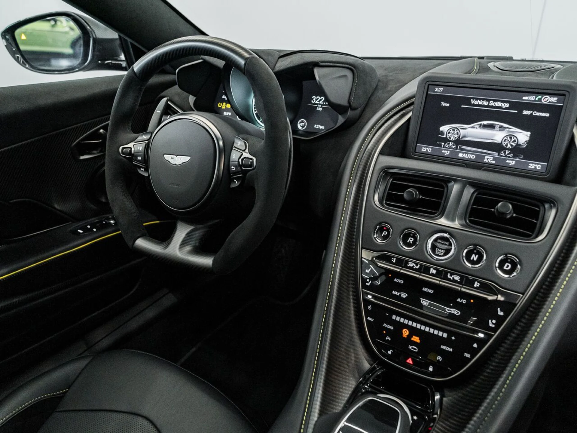 mph026_3657674166_aston_martin_dbs_2023_jpg_v_1773863537_f2edfaf06c