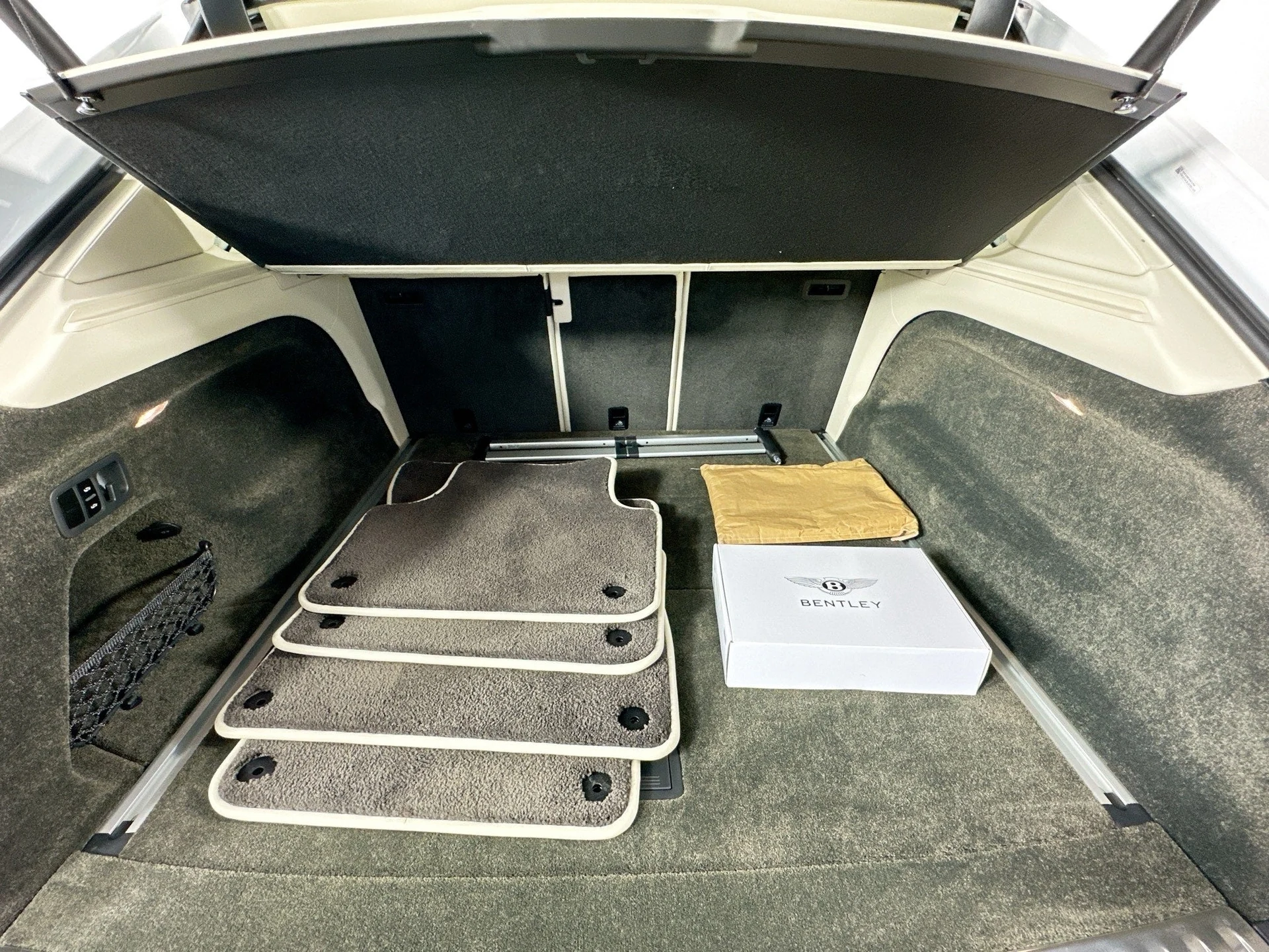 mph026_3661875885_27_79cebc7465