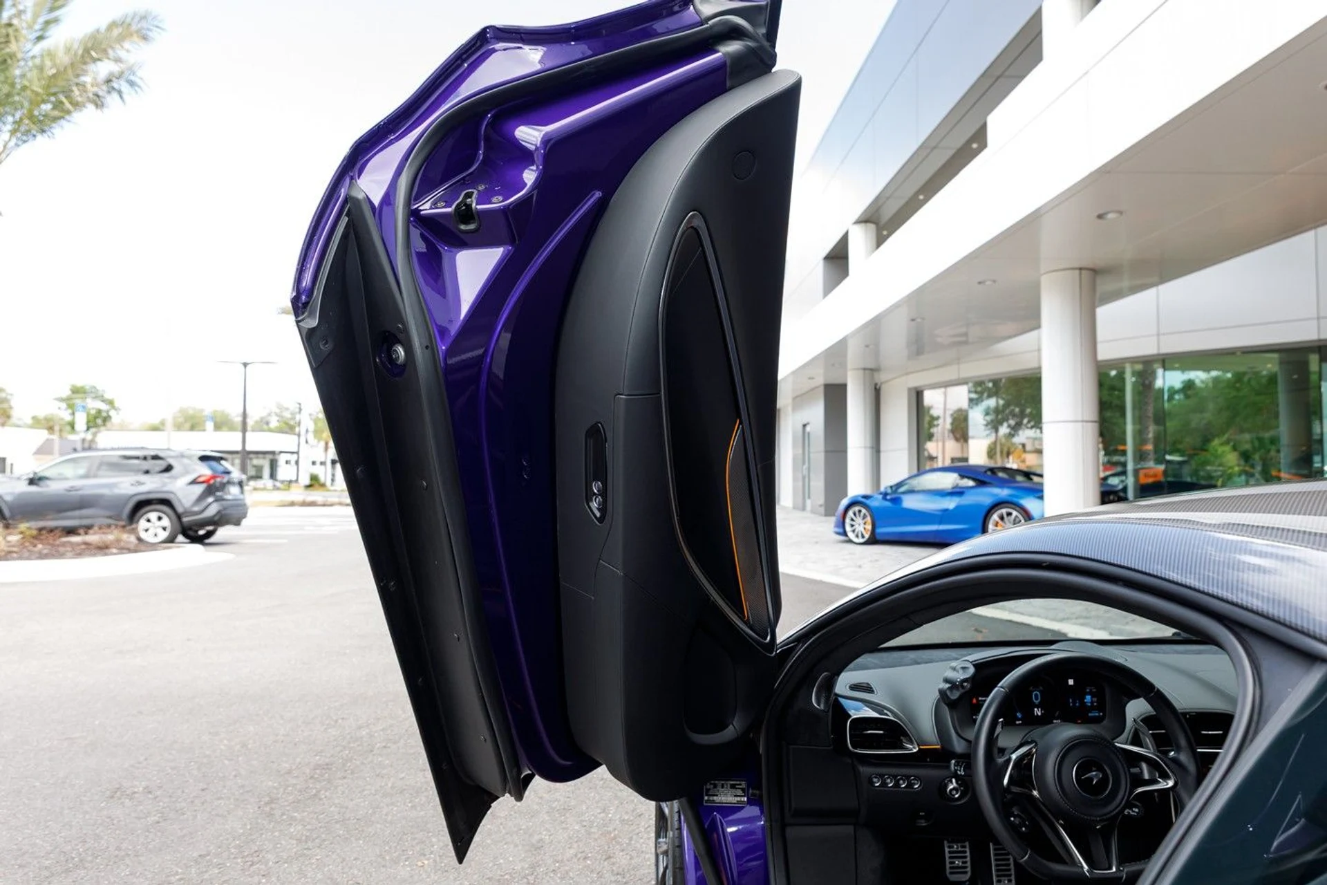 mph026_3665562070_362_p27_l_24b76e4b4d