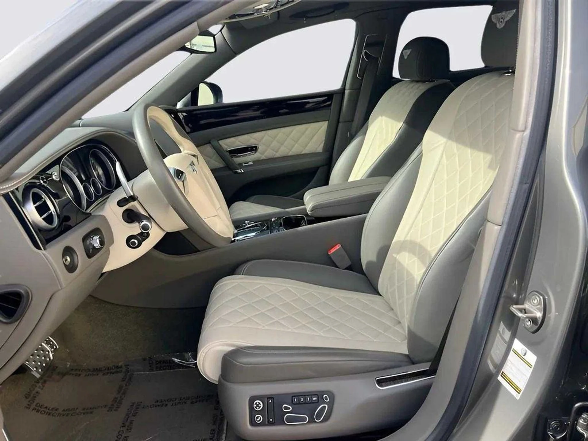 mph026_3667194546_22abe983a9780f4fb497063dc0a900e4x_d57597f3c5