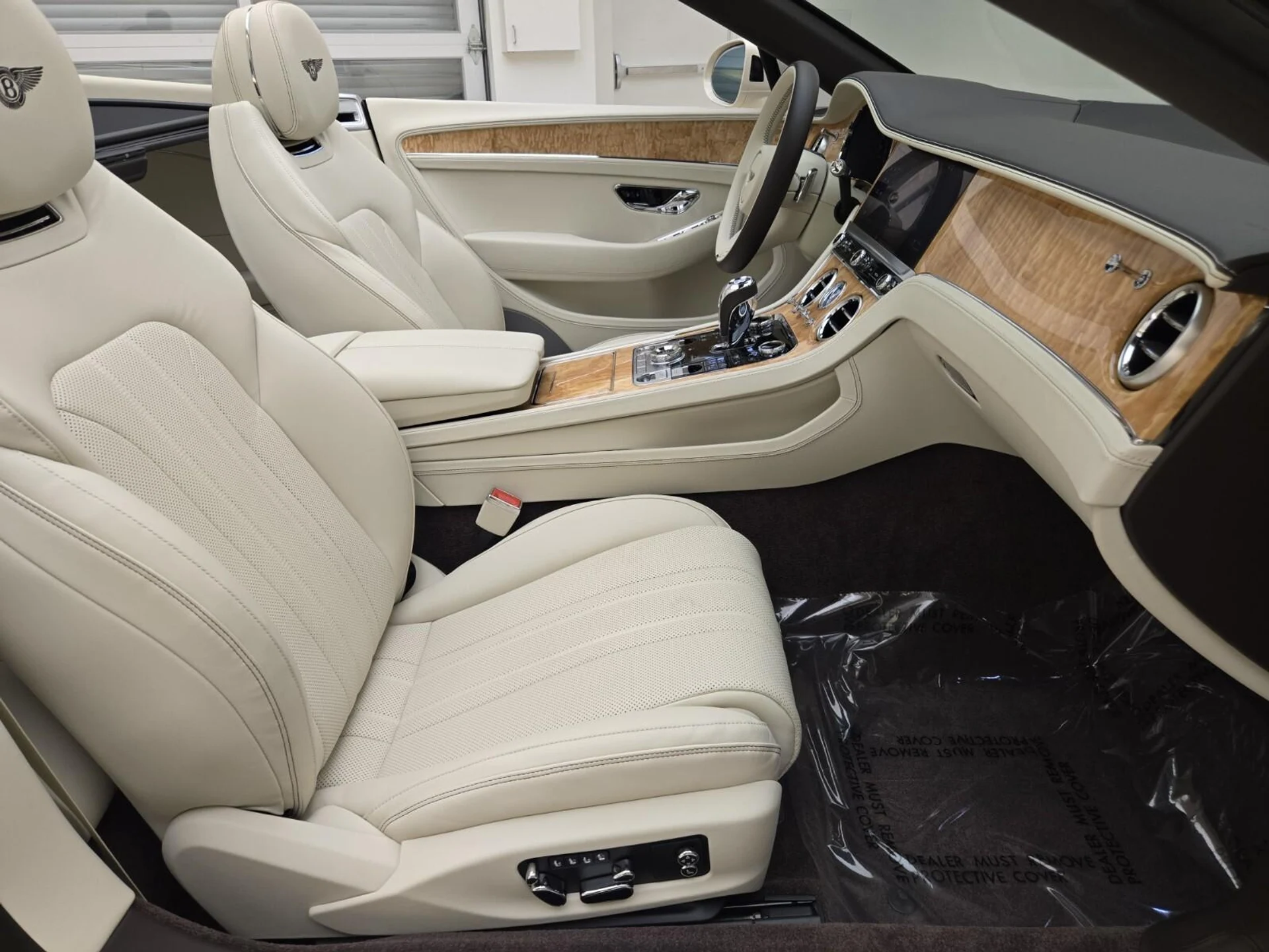 mph026_366888789_Used_2023_Bentley_Continental_GTC_V8_1761030115_9bfb93cdaa