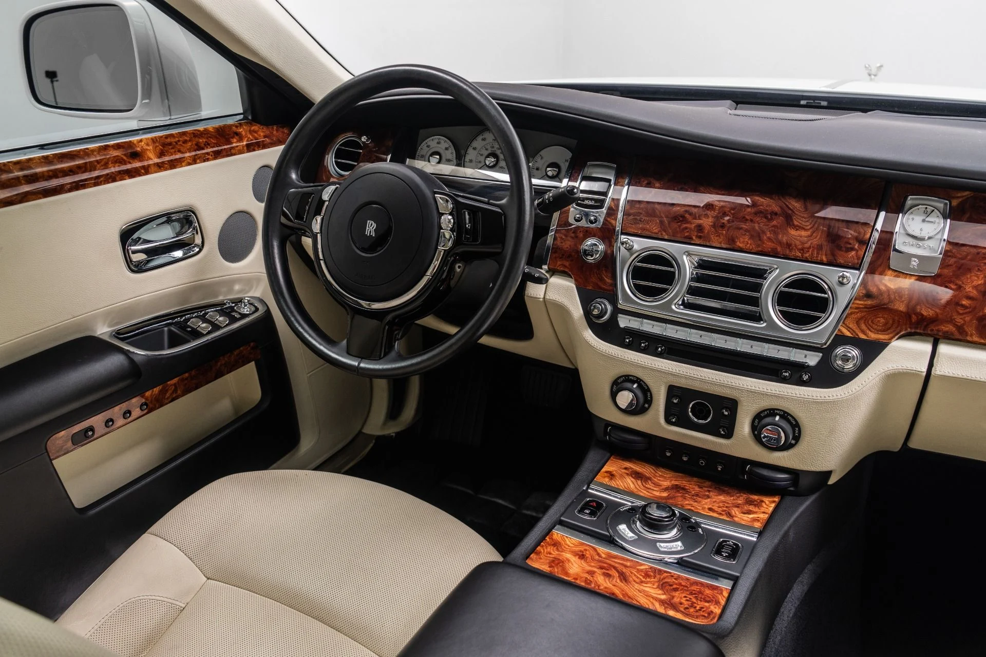 mph026_368127404_Used_2010_Rolls_Royce_Ghost_1777319383_39ec774cba