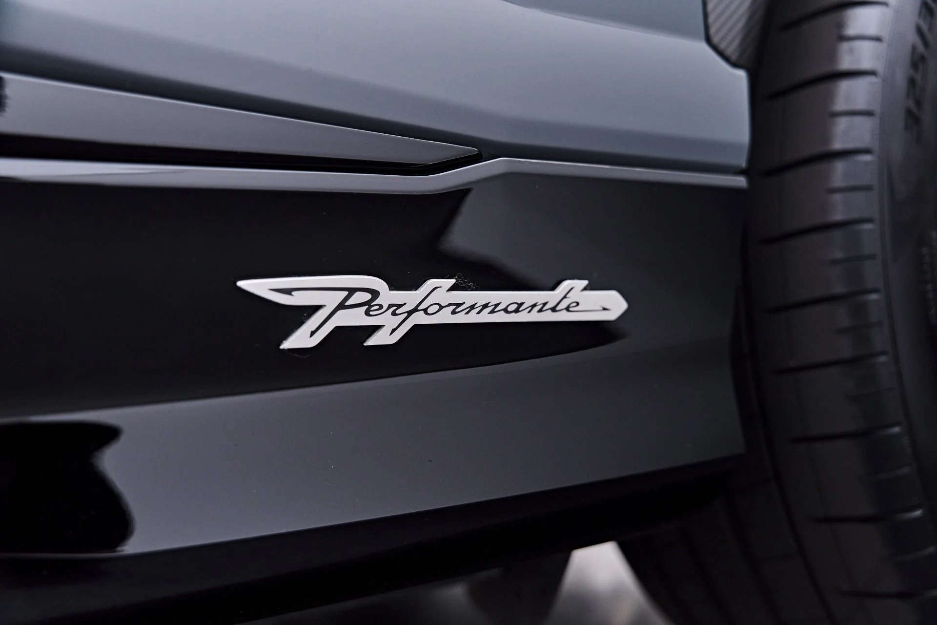 mph026_3682060002_Used_2023_Lamborghini_Urus_Performante_1785711208_79196dd7e8