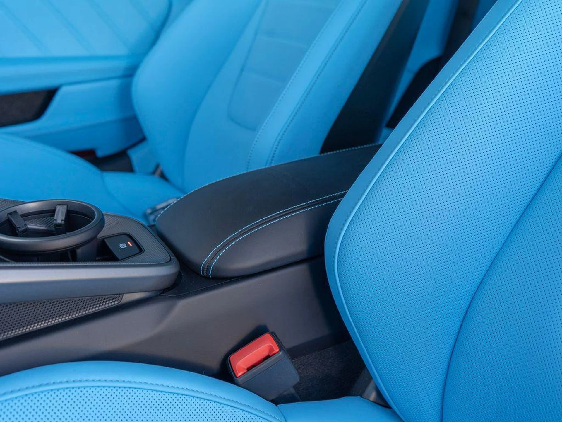 mph026_3684028589_IKLKUA_Vvv_Kzl_Qp_F_Ogc_Pi_8_C7a_DA_bf441e9270