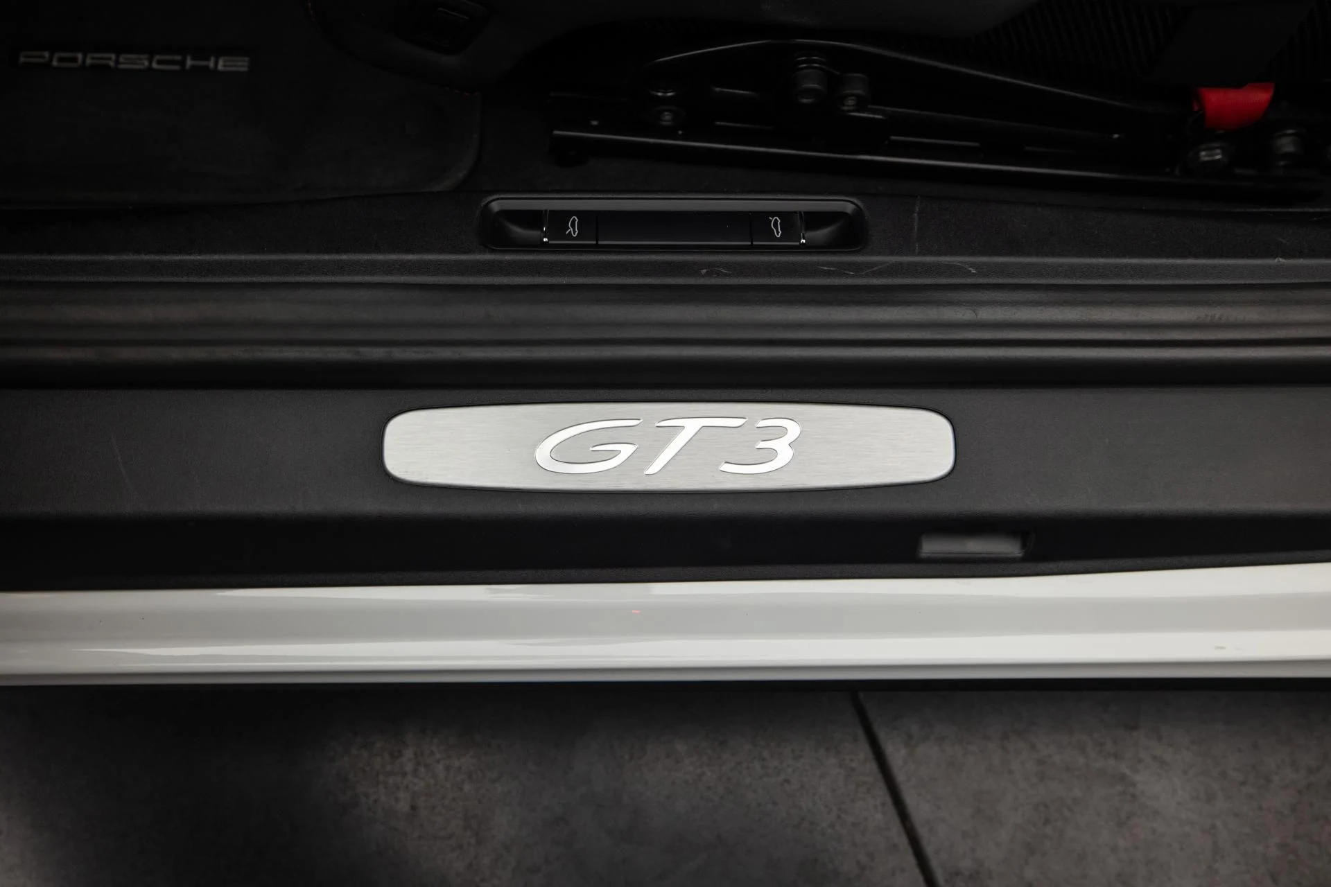 mph026_3690521032_Used_2018_Porsche_911_GT_3_1755332435_f15c6d2de8
