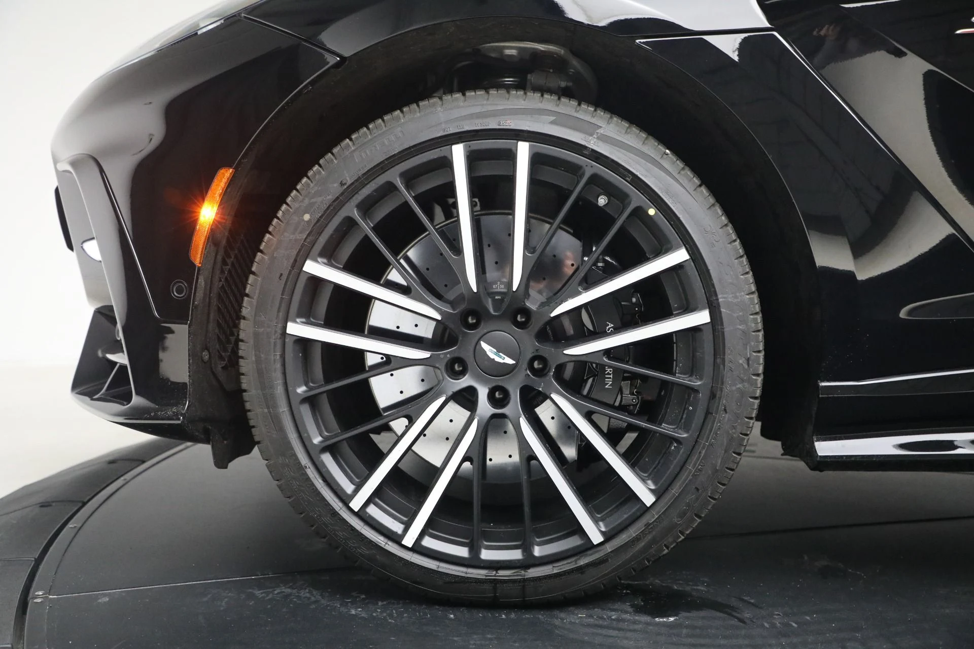 mph026_3690688971_New_2026_Aston_Martin_DBX_S_1771452584_b47585bda7