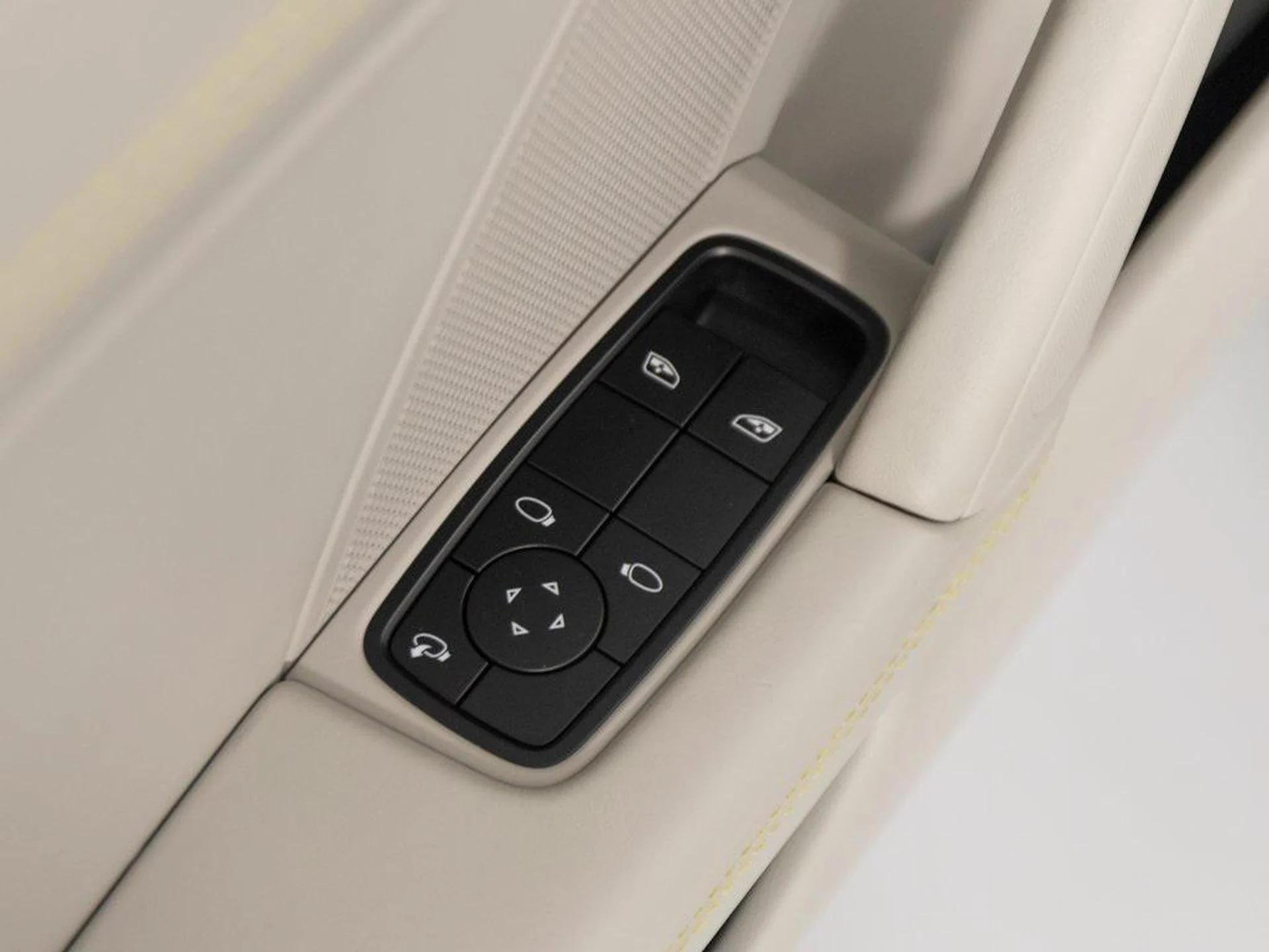 mph026_3697383794_W5at_OGFYD_Pvd_NH_63c_AW_75szhkm_I_5406a1e6bd