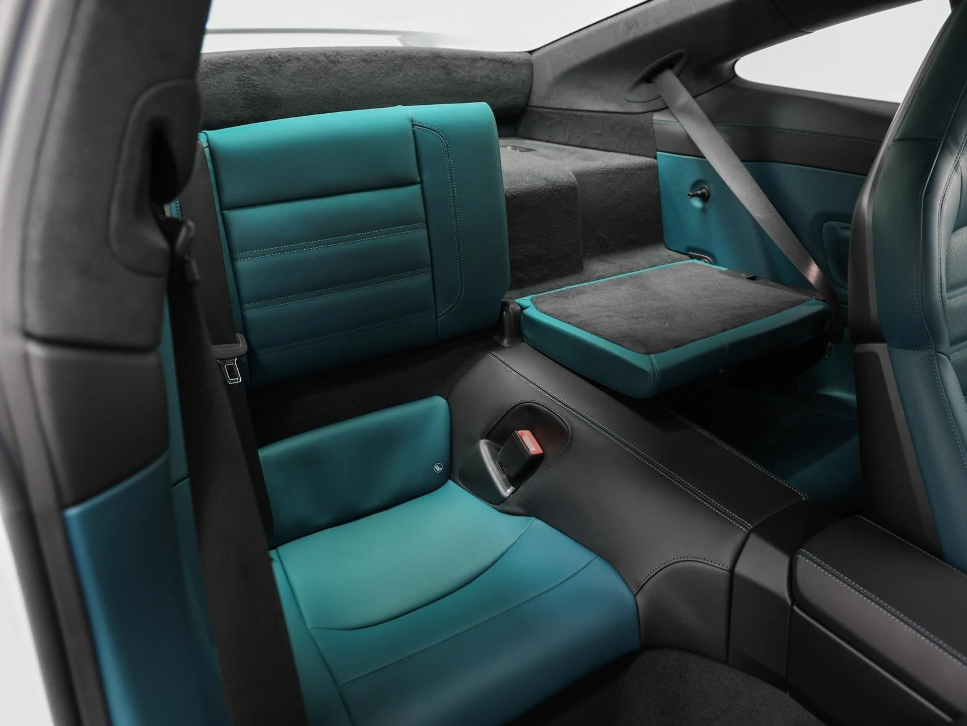 mph026_3702221322_27_287020deca