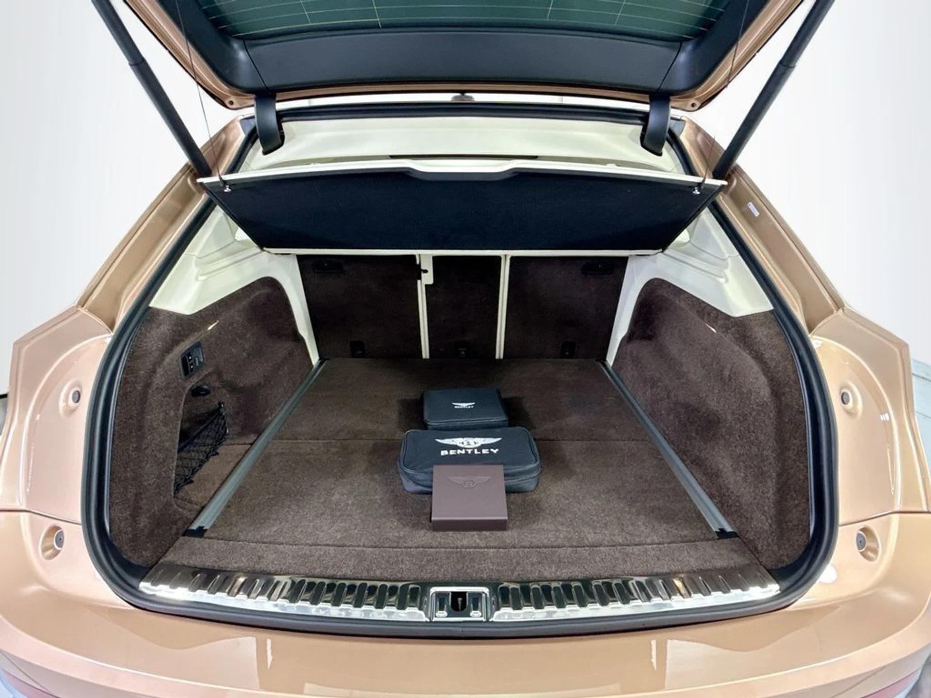 mph026_3706897874_new_2026_bentley_bentayga_8119_23010475_27_1024_ca0d4e96e5