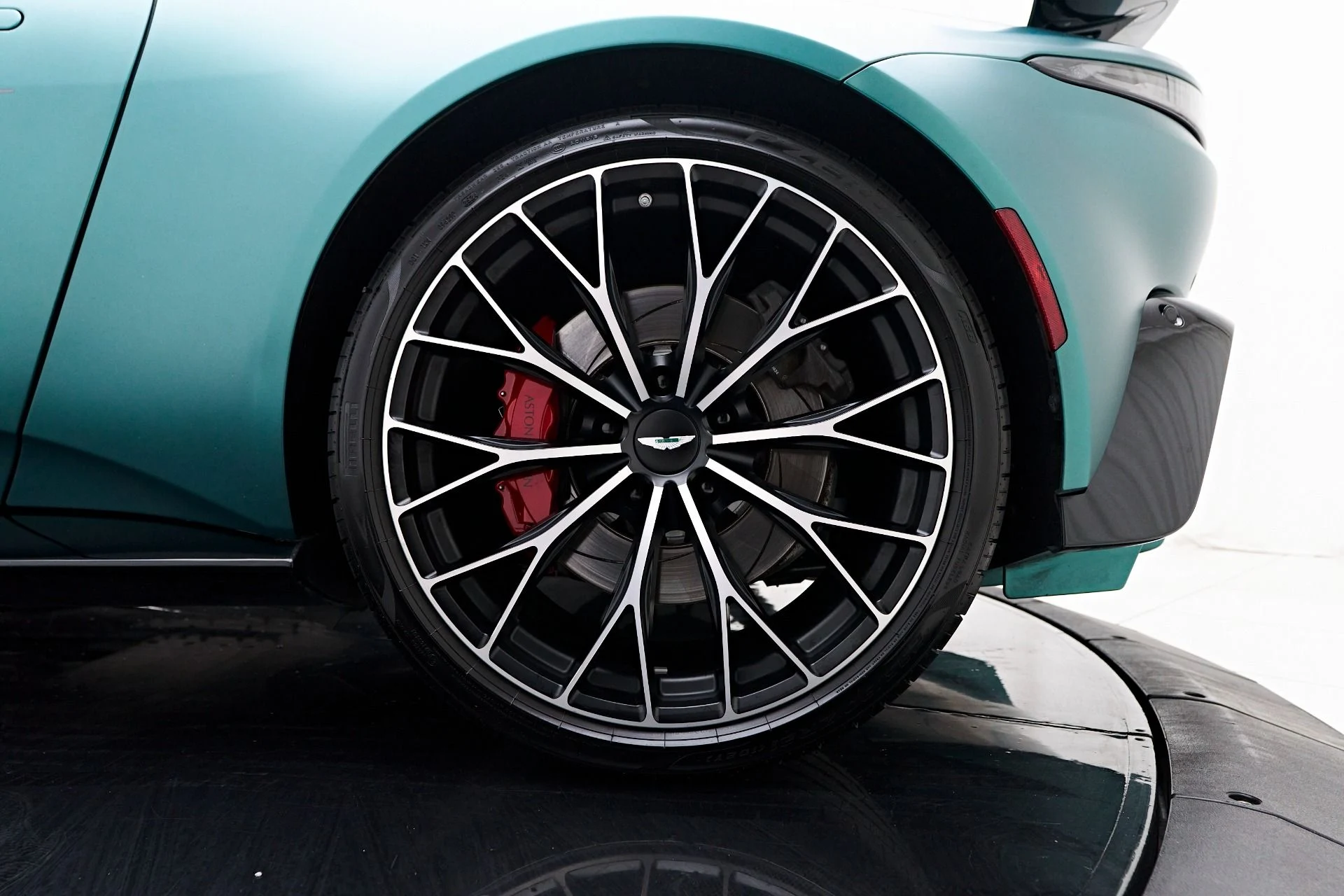 mph026_3710476362_Used_2022_Aston_Martin_Vantage_F1_Edition_1756259692_c38d6fdfe0