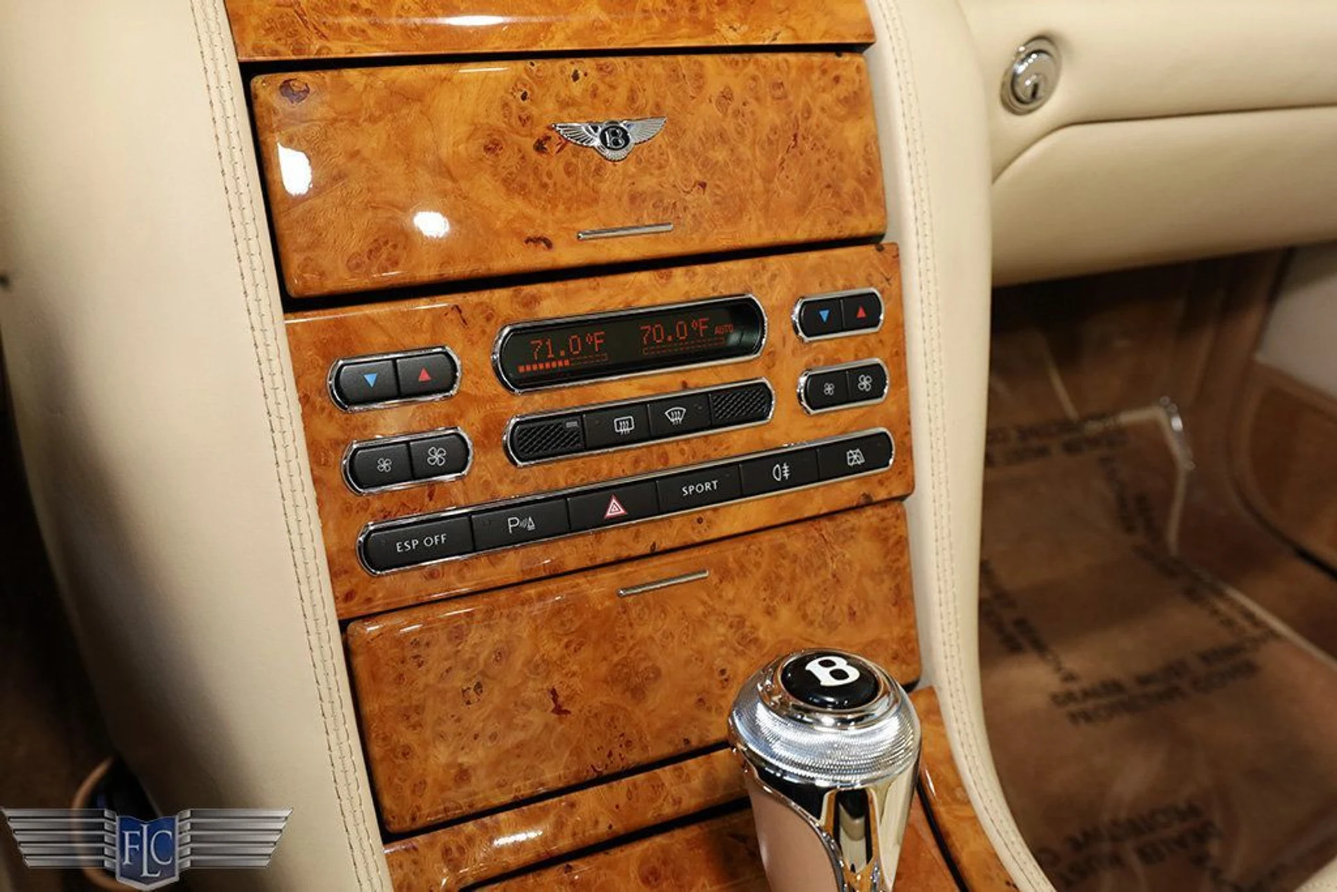 mph026_3718832420_used_2010_bentley_azure_tconvertible_9689_22574902_27_1024_0ce7aba252