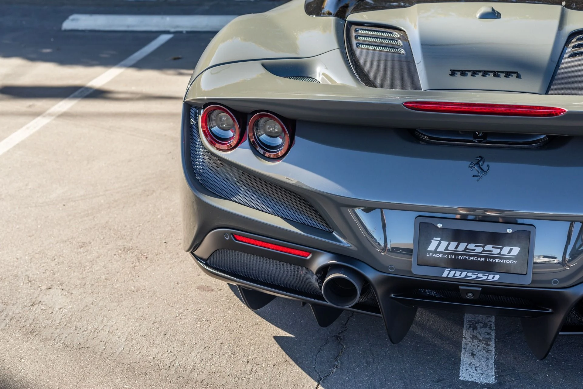 mph026_3719407981_Used_2023_Ferrari_F8_Spider_1736988446_3c5ebadacf
