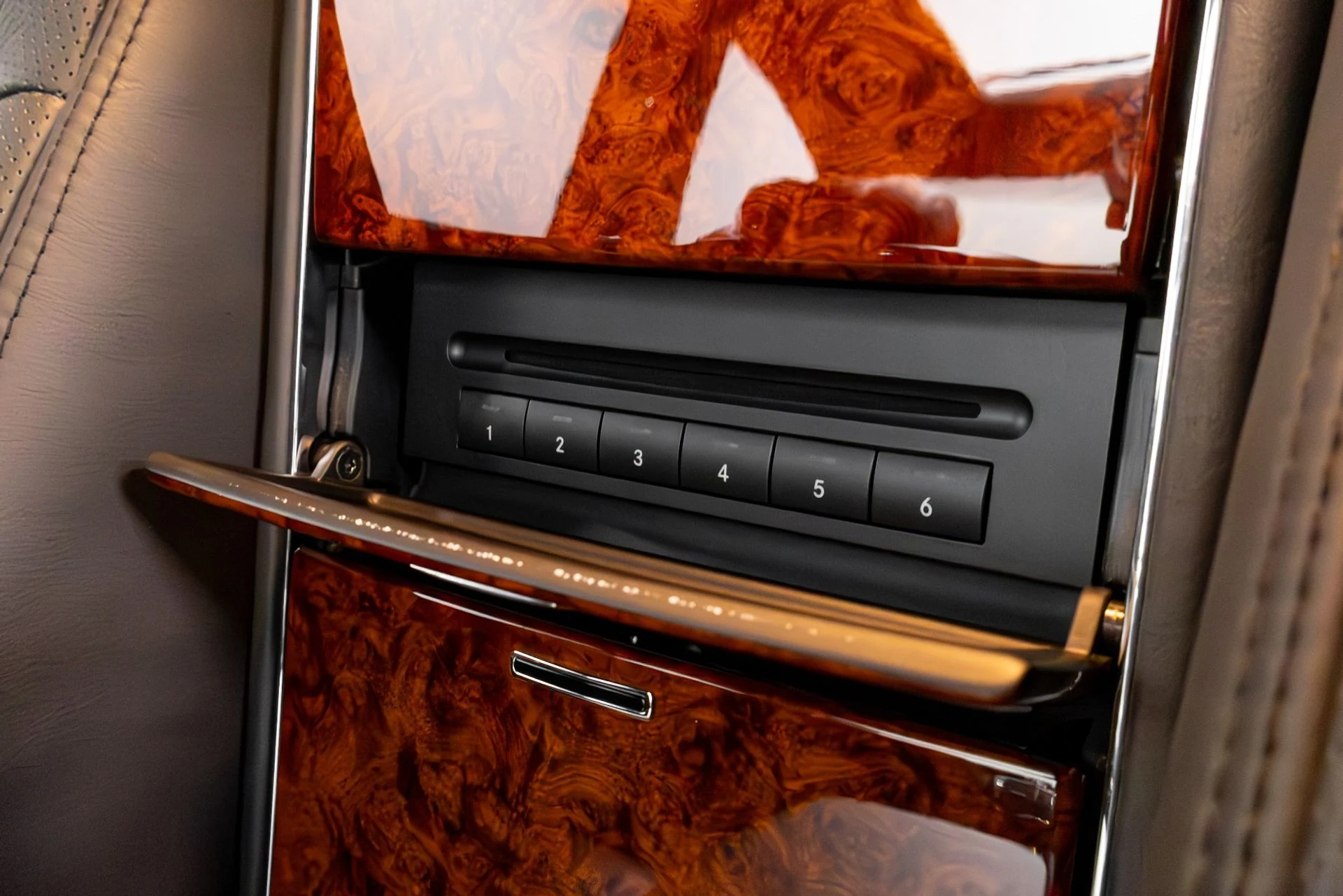 mph026_372699241_Used_2004_Maybach_57_1769486757_4b5b24b880