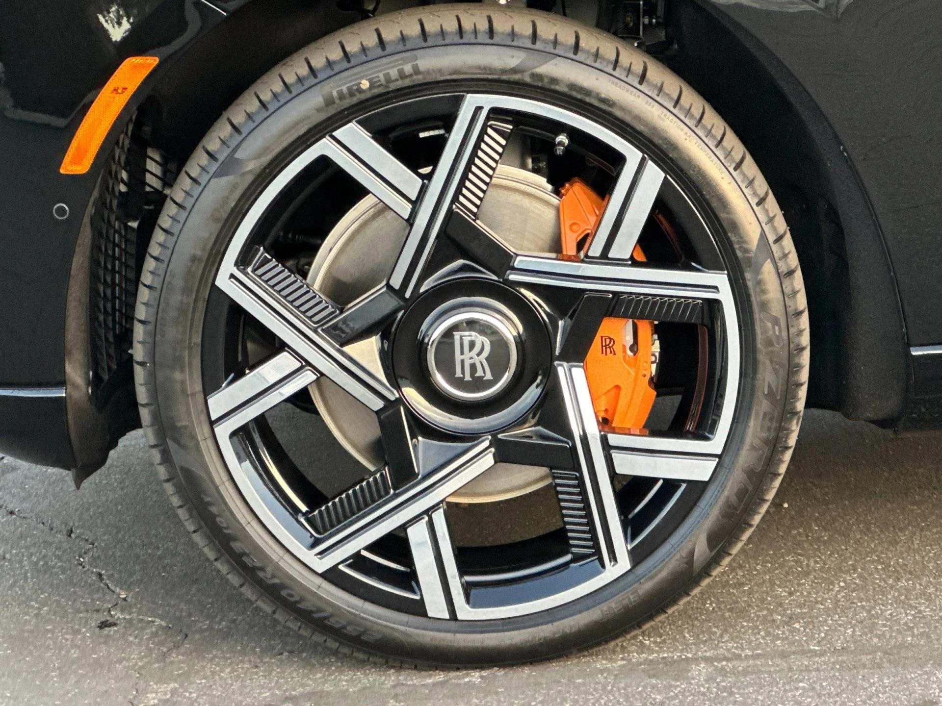 mph026_3733559500_New_2026_Rolls_Royce_Black_Badge_Cullinan_1764949810_2f22a42d12