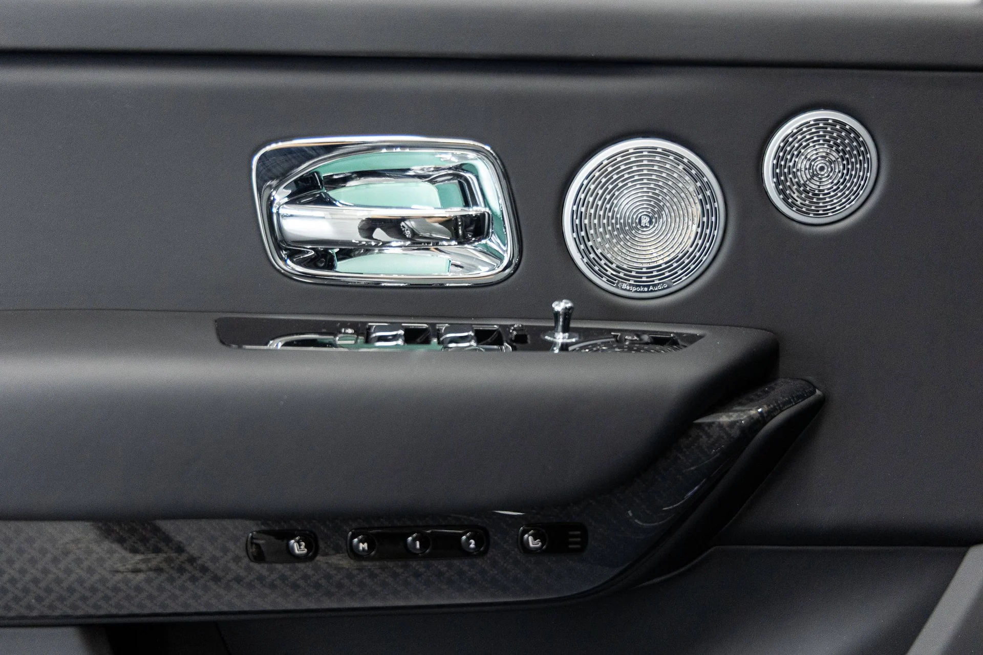 mph026_3736256618_6440f64fccd7f00a2971d917ea4bd5dax_c0395abd2a