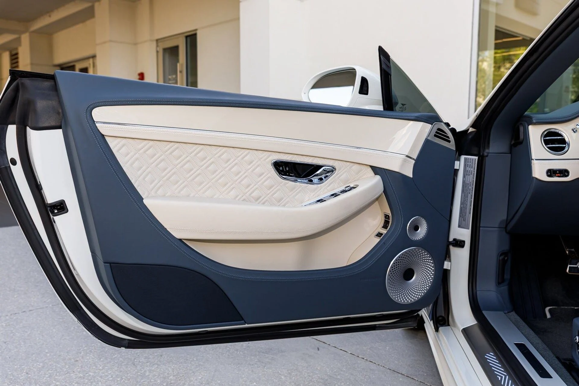 mph026_3746266366_94f533d8cd9a73538e1c317480918a76x_65d73be47e