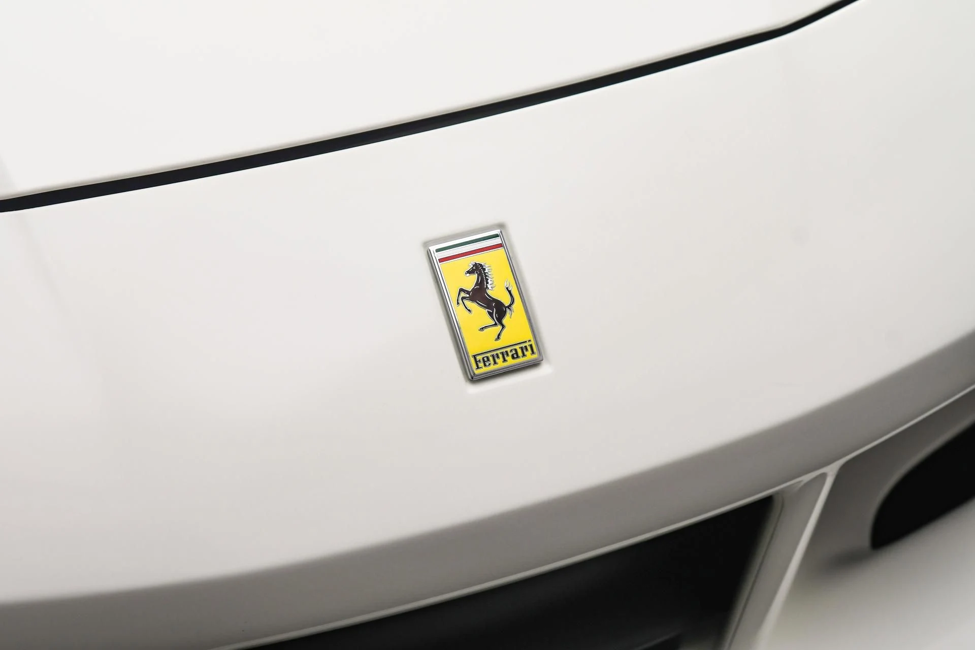 mph026_3750497776_Used_2016_Ferrari_488_Spider_1750234904_dca8314390