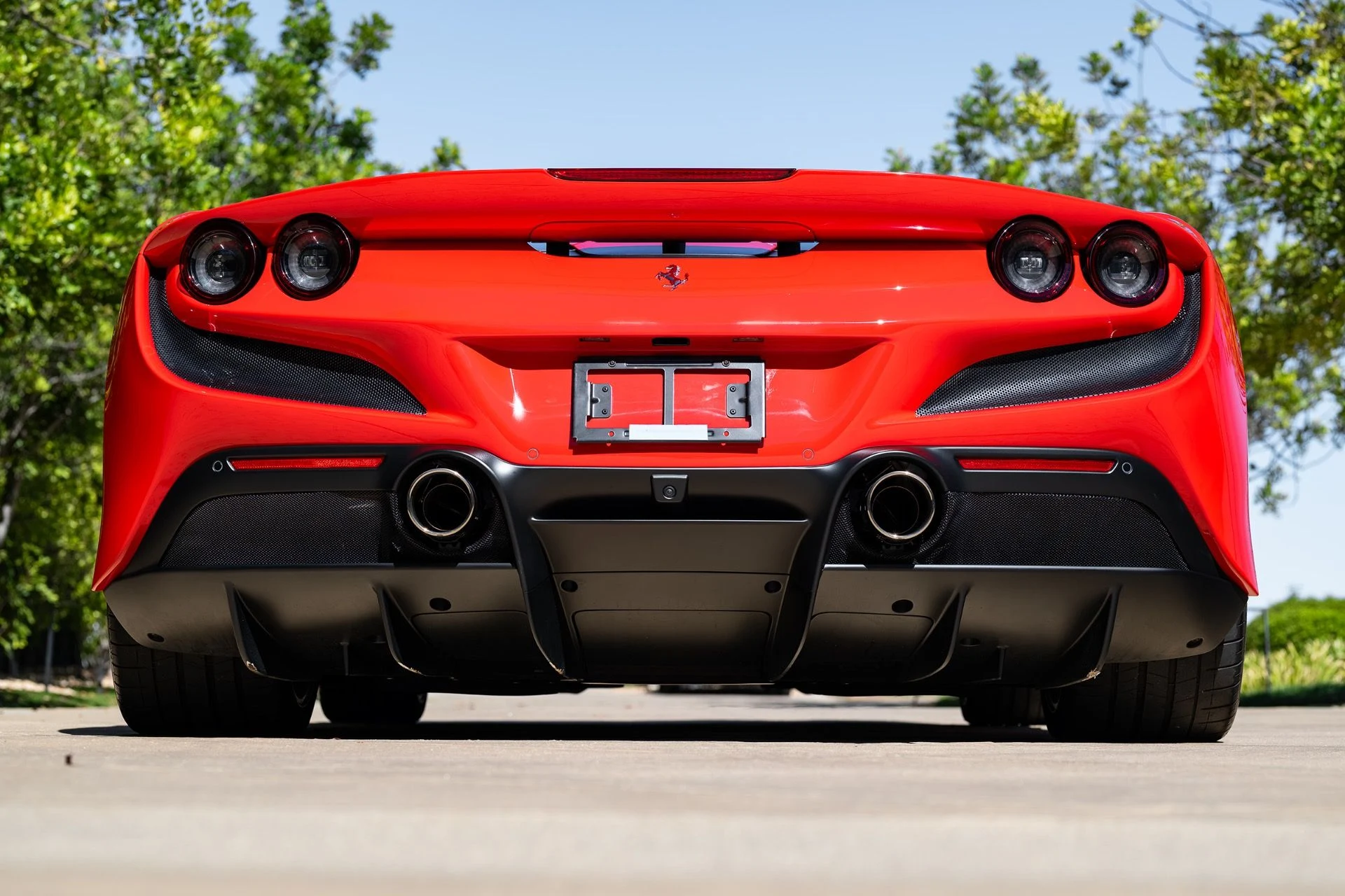 mph026_3752801876_Used_2022_Ferrari_F8_Spider_1791574017_66b274756b