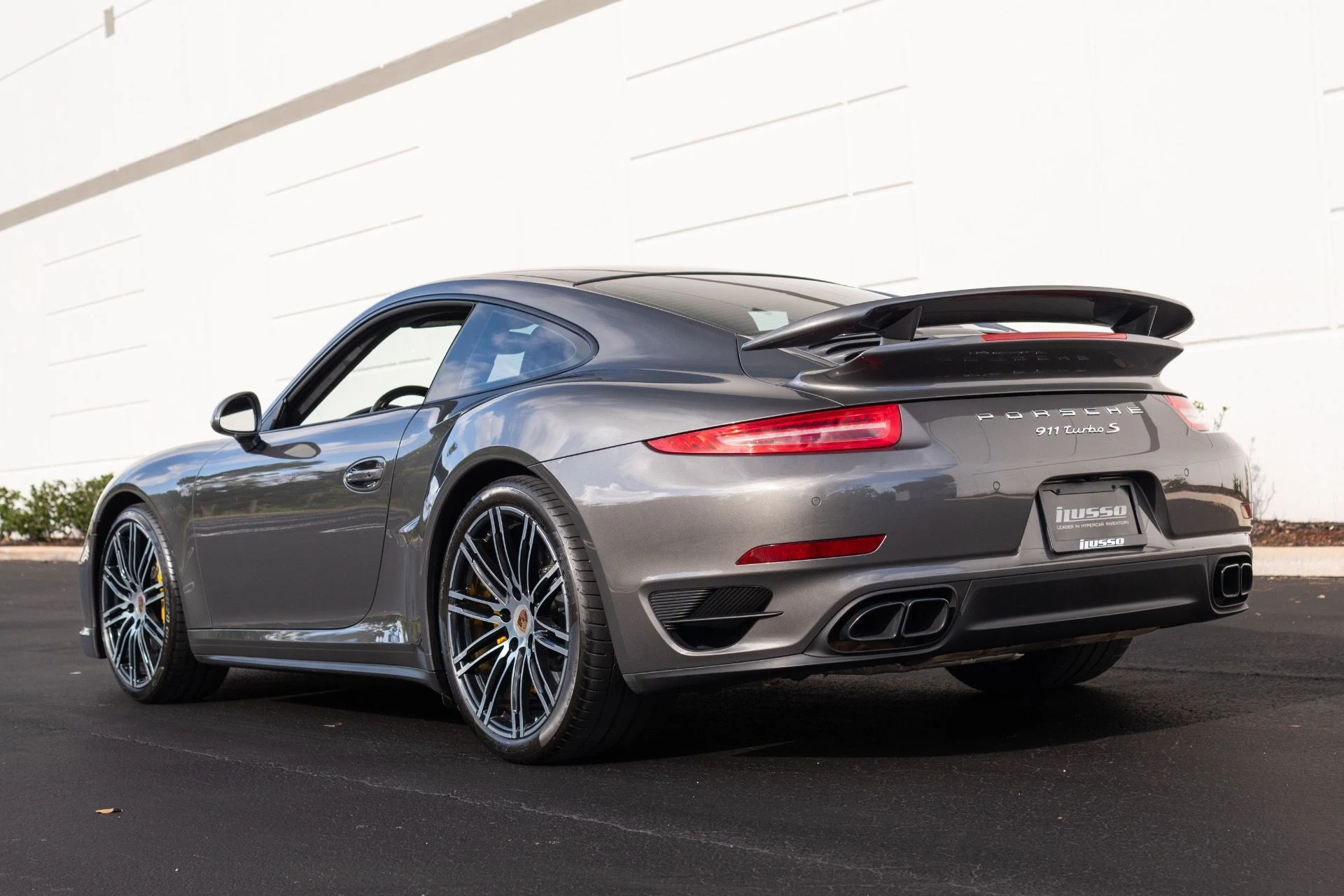 mph026_3754971341_Used_2014_Porsche_911_Turbo_S_1777344663_6999e5749f